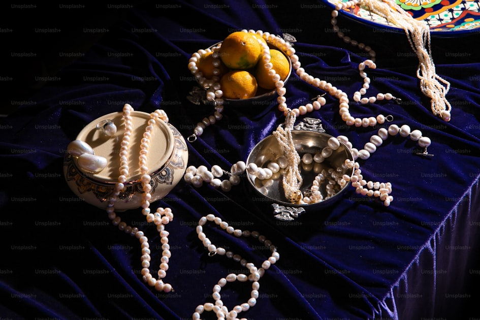 Tavola decorata con elementi marini per un matrimonio in spiaggia