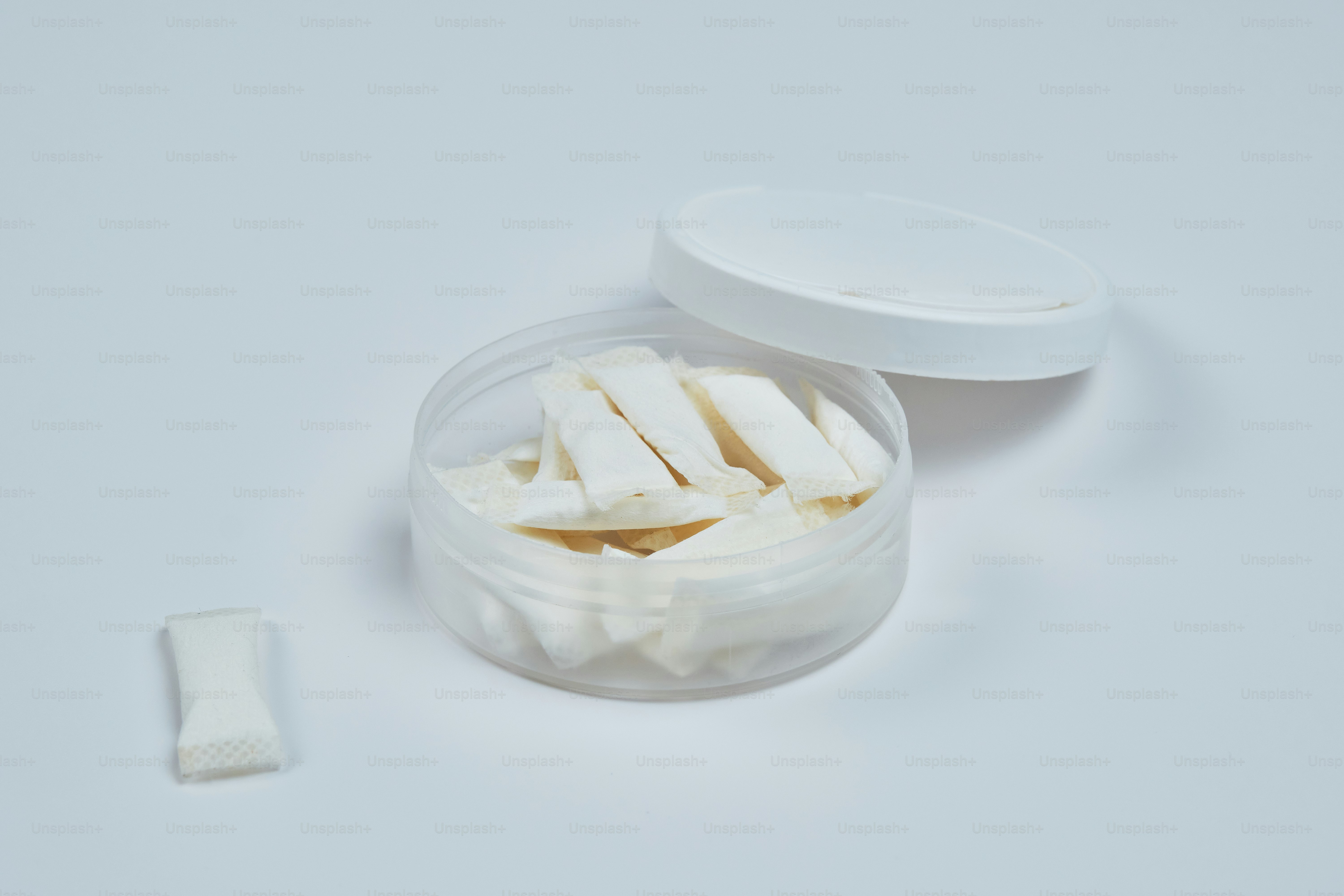 premium_photo-1741708871689-b5b5936a55ec?ixid=M3wxMjA3fDB8MXxzZWFyY2h8Mnx8JUVEJTk5JThEJUVCJThDJTgwJUVBJUIwJTgwJUVCJTlEJUJDJUVDJTk4JUE0JUVDJUJDJTgwfGVufDB8fHx8MTc0MTgwNzk0MHww\u0026ixlib=rb-4.0.3