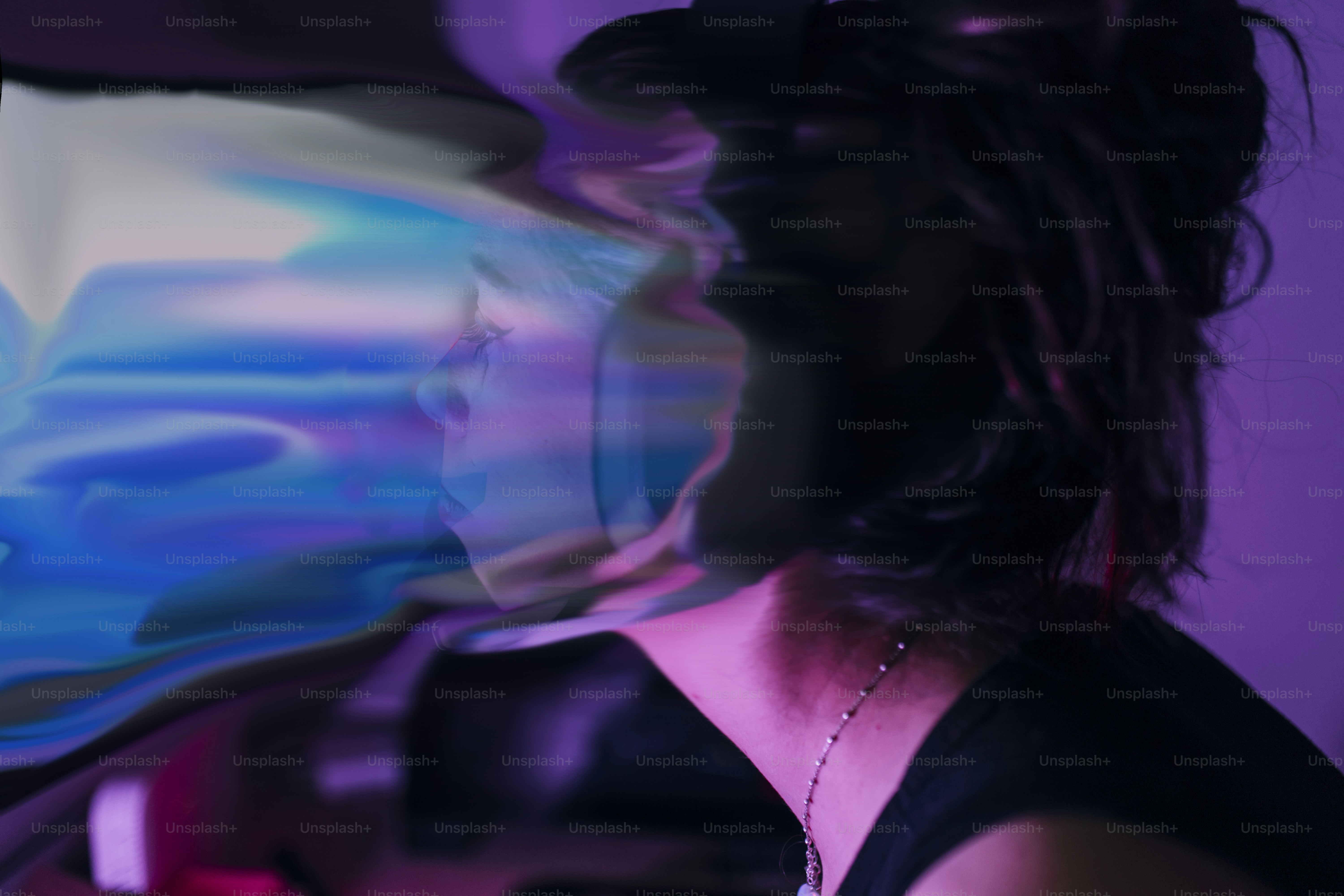 Une image défectueuse d’une personne avec un chapeau.