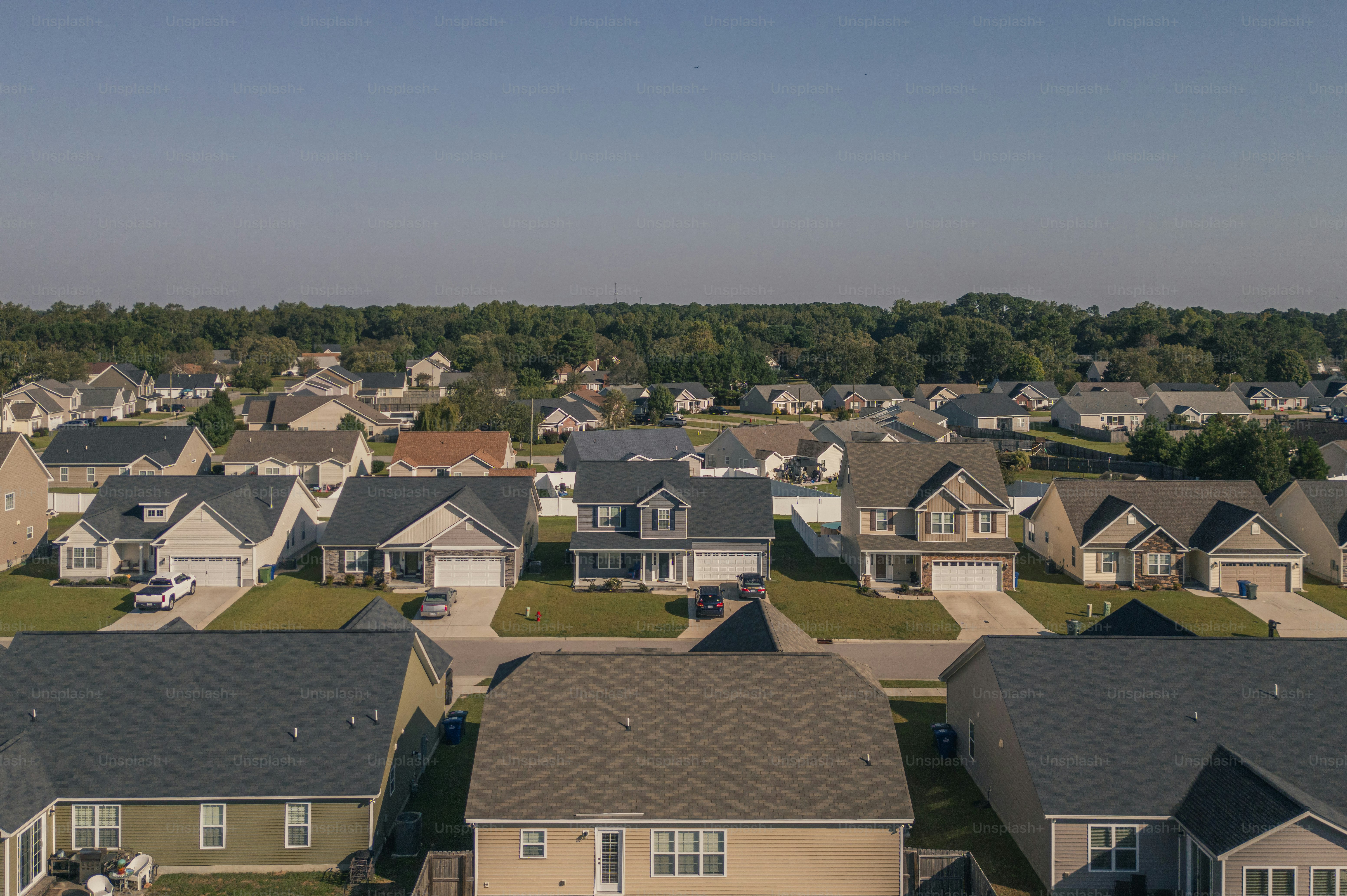 New North Carolina Neighborhood Street - Point de vue de drone - Façade des maisons en ligne