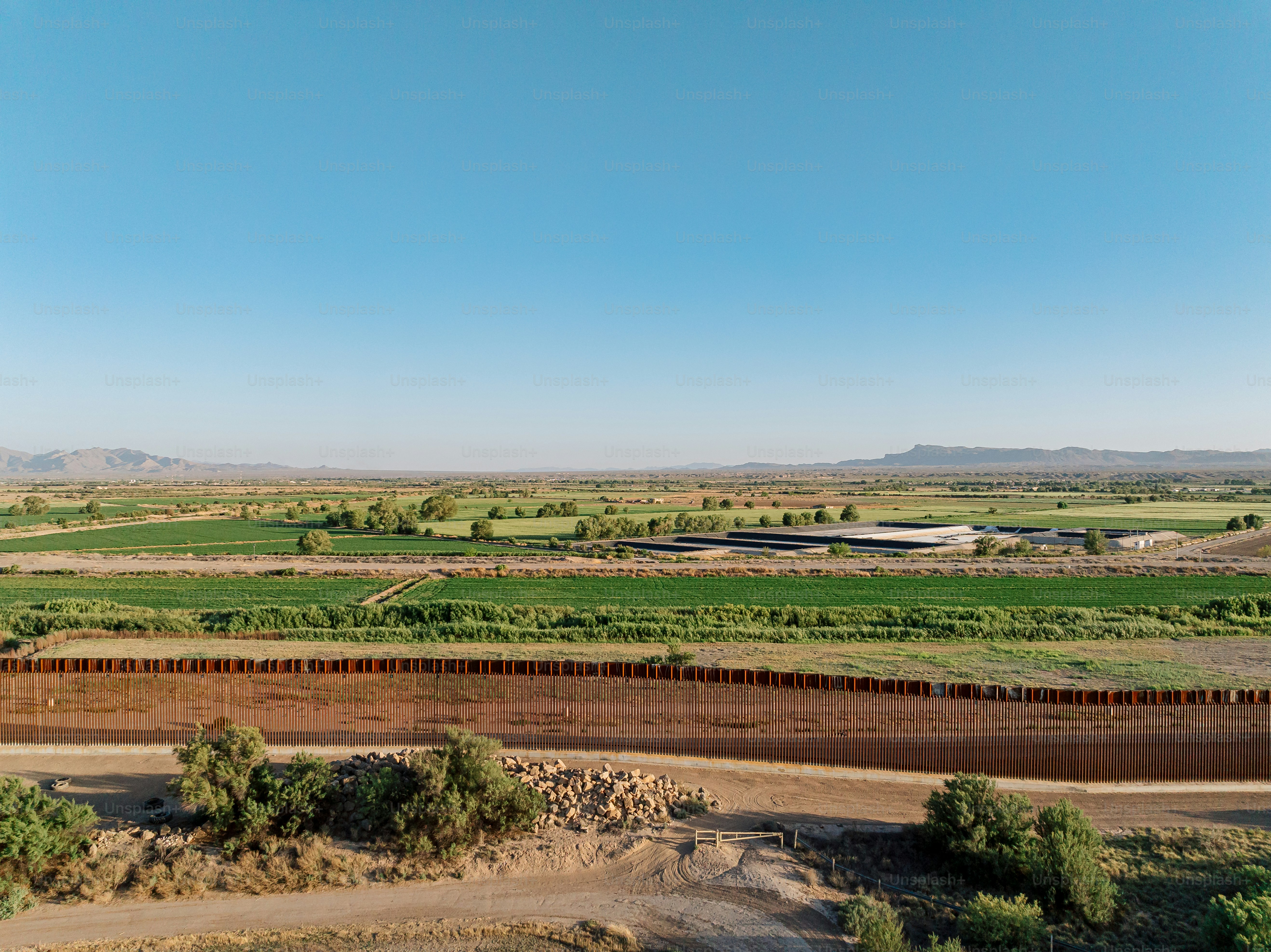 premium_photo-1742418095659-82a39198800e?ixid=M3wxMjA3fDB8MXxzZWFyY2h8MXx8Y29sb3JhZG8lMjBzcHJpbmdzJTIwaXJyaWdhdGlvbnxlbnwwfHx8fDE3NjEzOTgyNTN8MA\u0026ixlib=rb-4.1.0