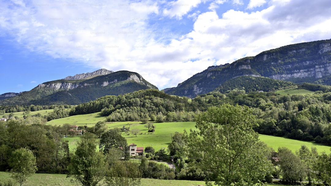 This is the view of a self-driving car from Istres, France, to Geneva, Switzerland.<p></figure>On both sides of the road, there are mountains, forests, pastures, characteristic buildings, farmhouses, churches, etc., as if to see a Beautiful picture.