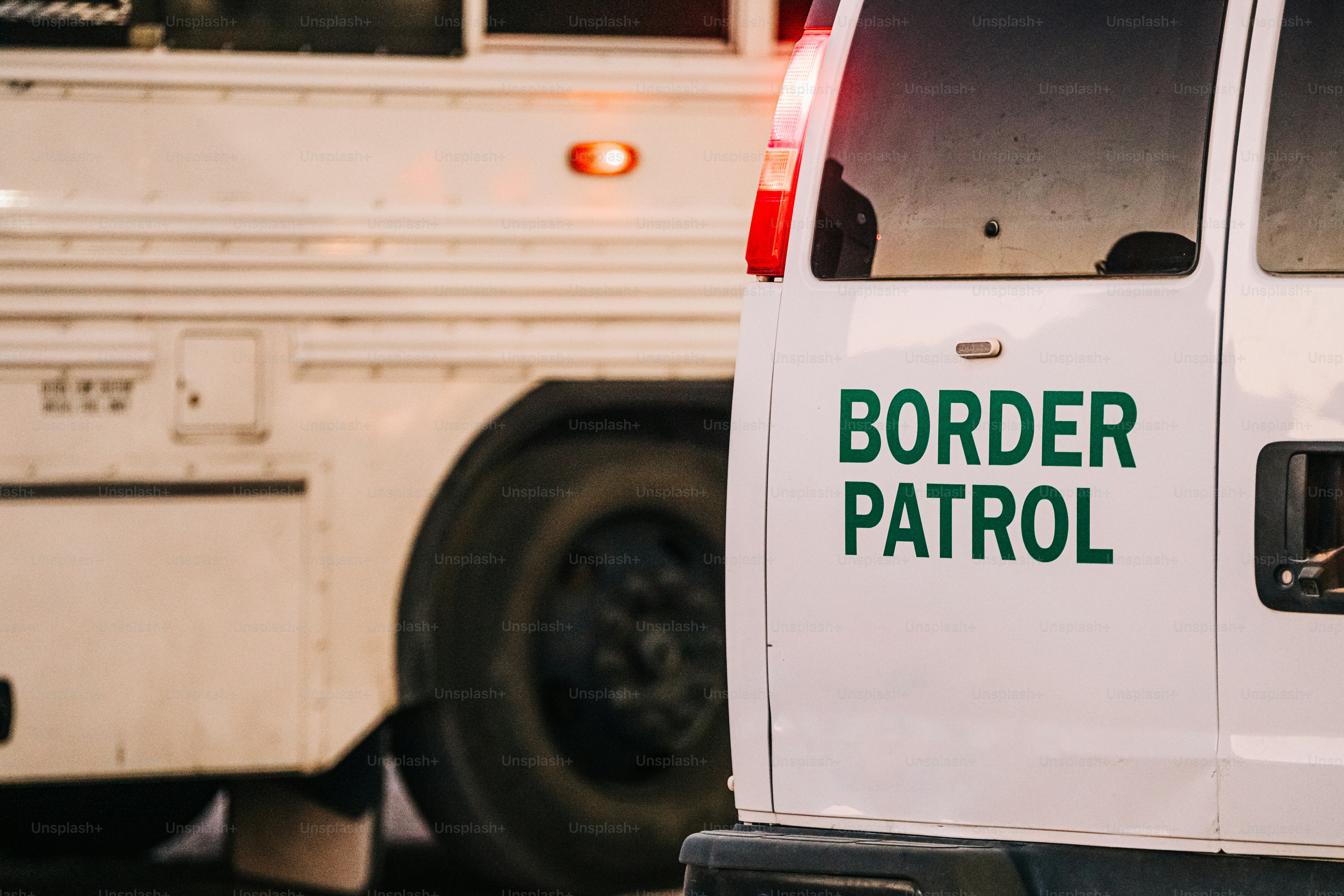A hot topic in political discussions: Border patrol SUV at the Mexico / United States border in El Paso Texas / New Mexico USA near Puerto de Anapra.</p><p>Photo taken in USA