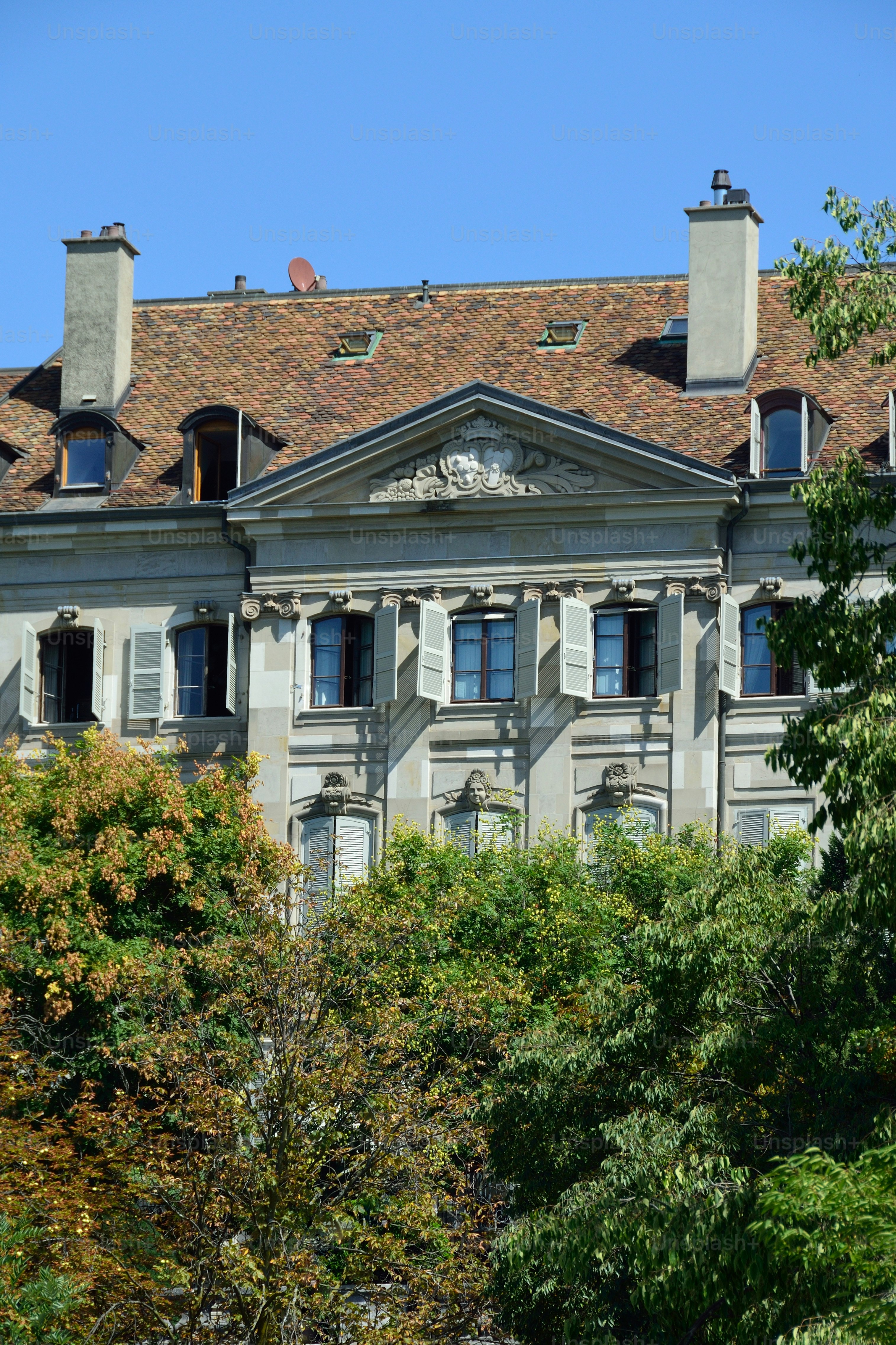 Bel immeuble dans le centre-ville de Genève du Parc des Bastions ...