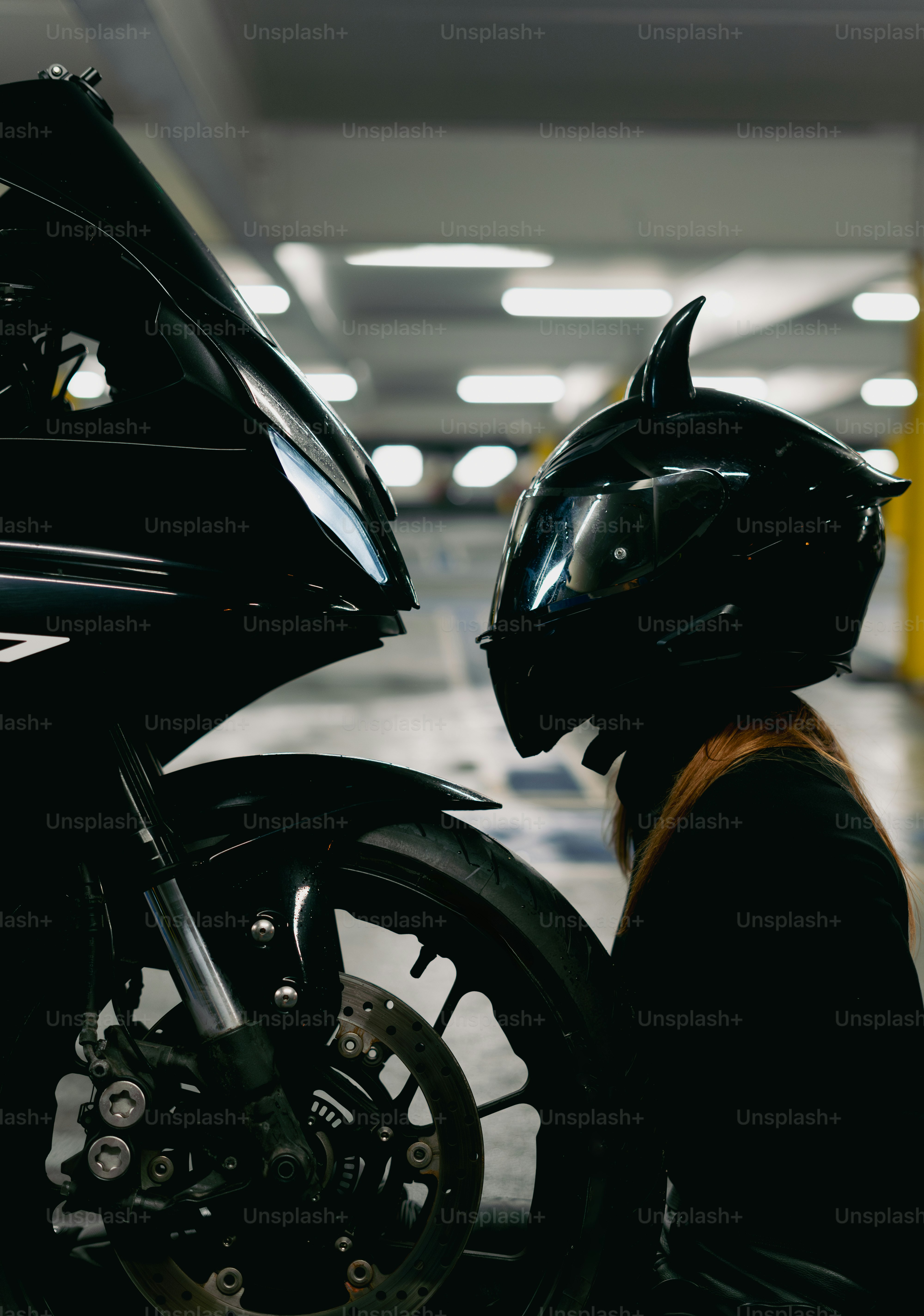 premium_photo-1744395627436-f6c7c4faca0b?ixid=M3wxMjA3fDB8MXxzZWFyY2h8OXx8bW90b3JiaWtlJTIwZmluYW5jZXxlbnwwfHx8fDE3NjQ1MjUwMDd8MA\u0026ixlib=rb-4.1.0