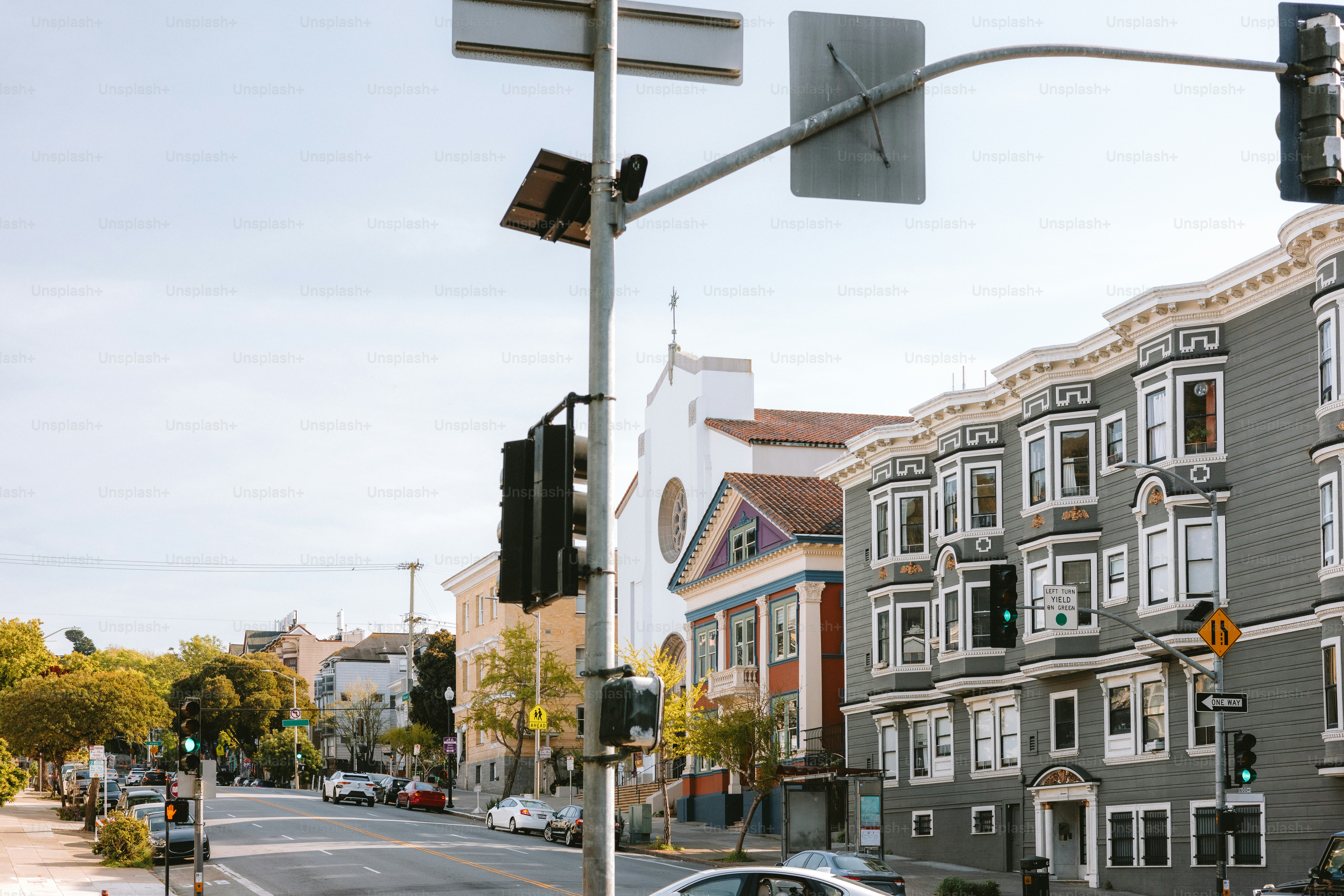 화려한 건물이 있는 샌프란시스코 거리 풍경.