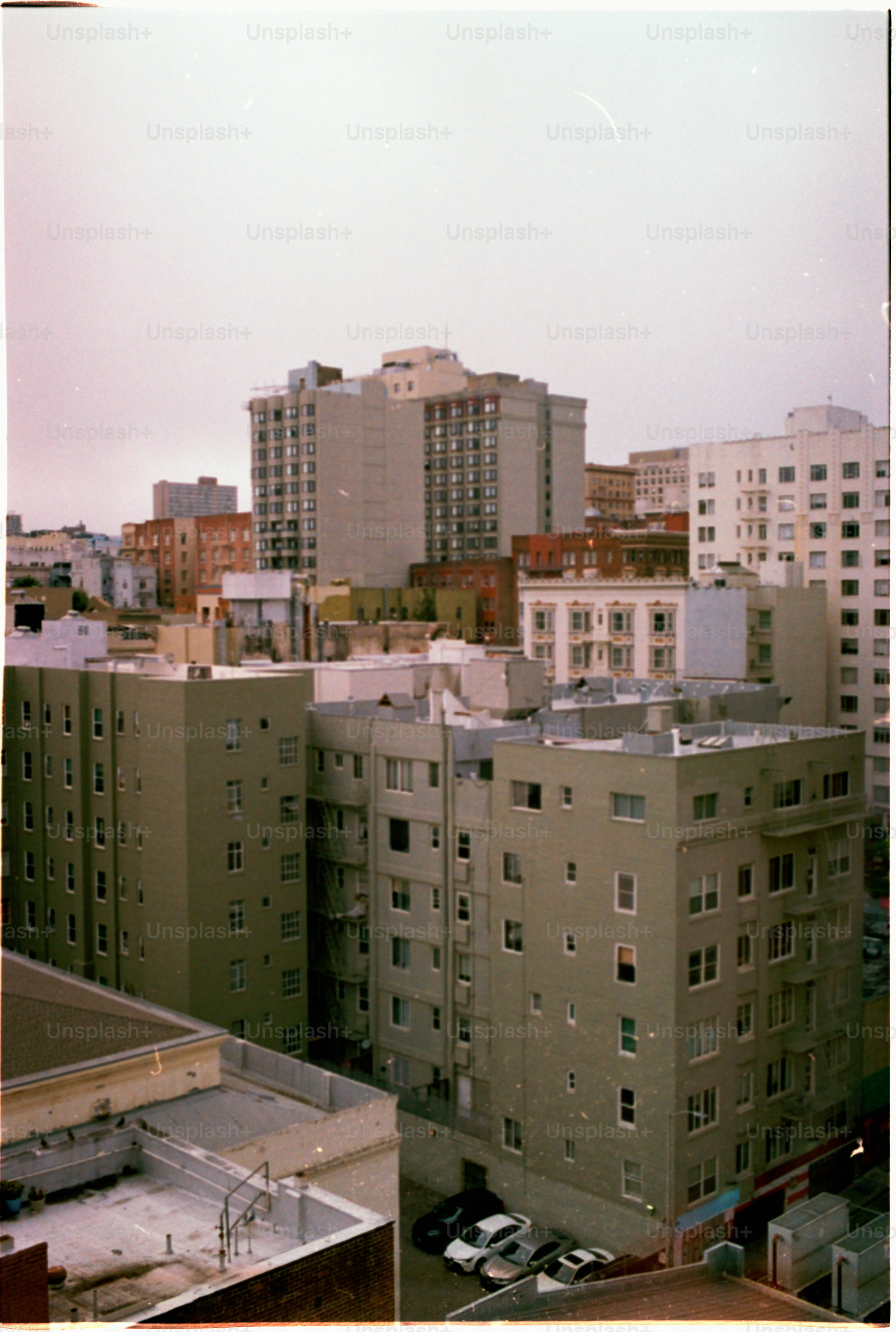 Cityscape photograph of multiple buildings in san francisco.