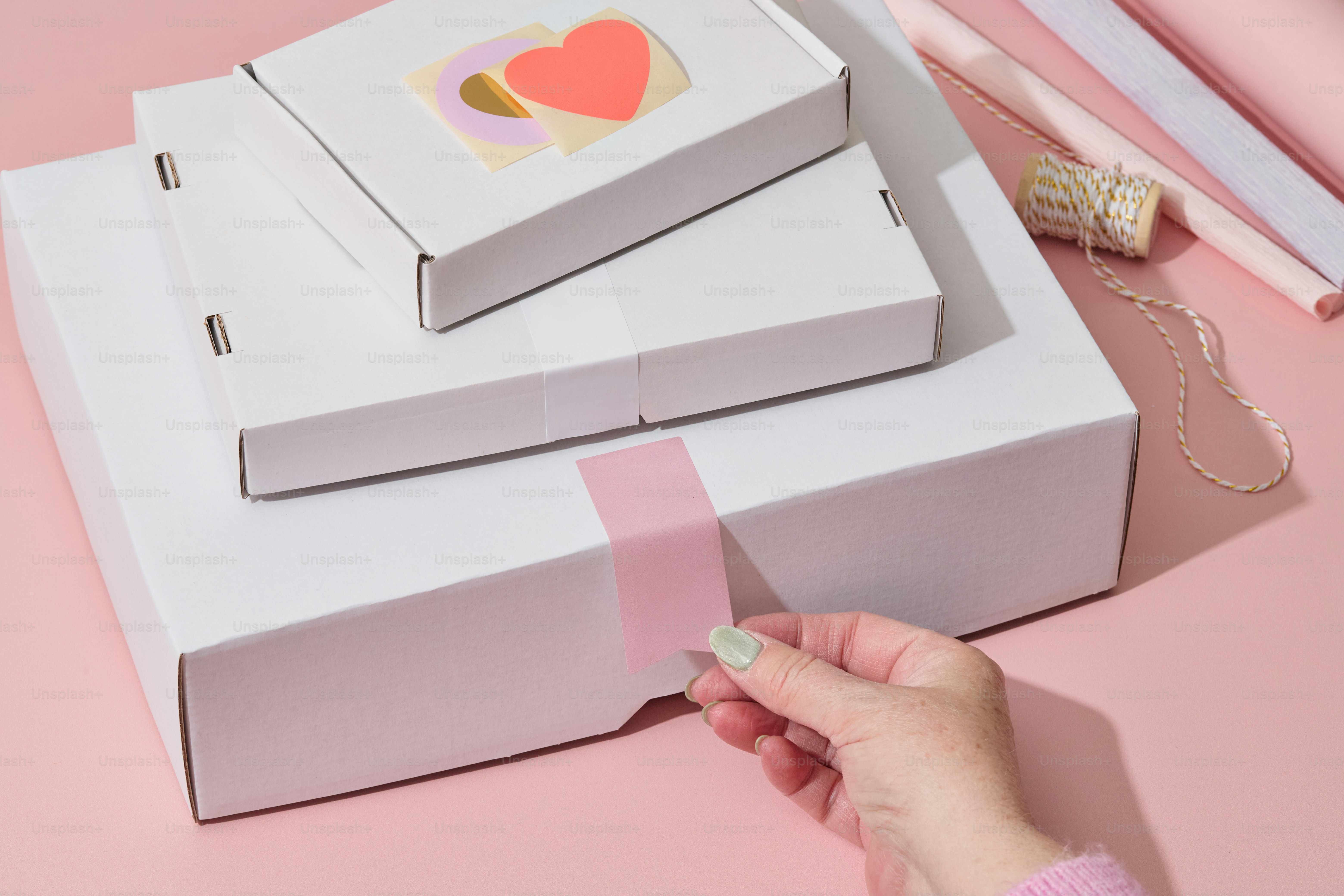 Se están preparando las cajas para su embalaje.