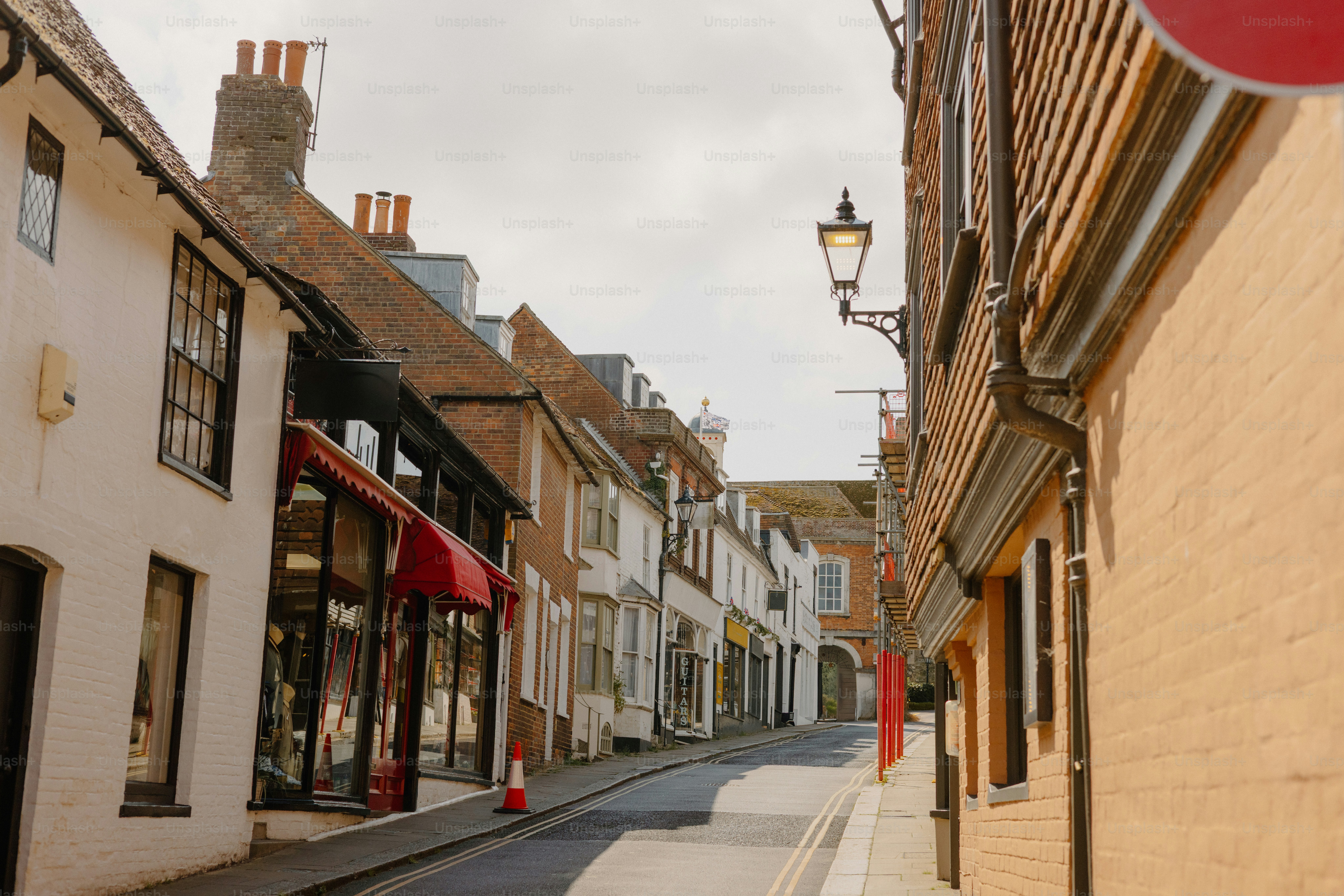 ここには魅力的なヨーロッパの通りが見られます。