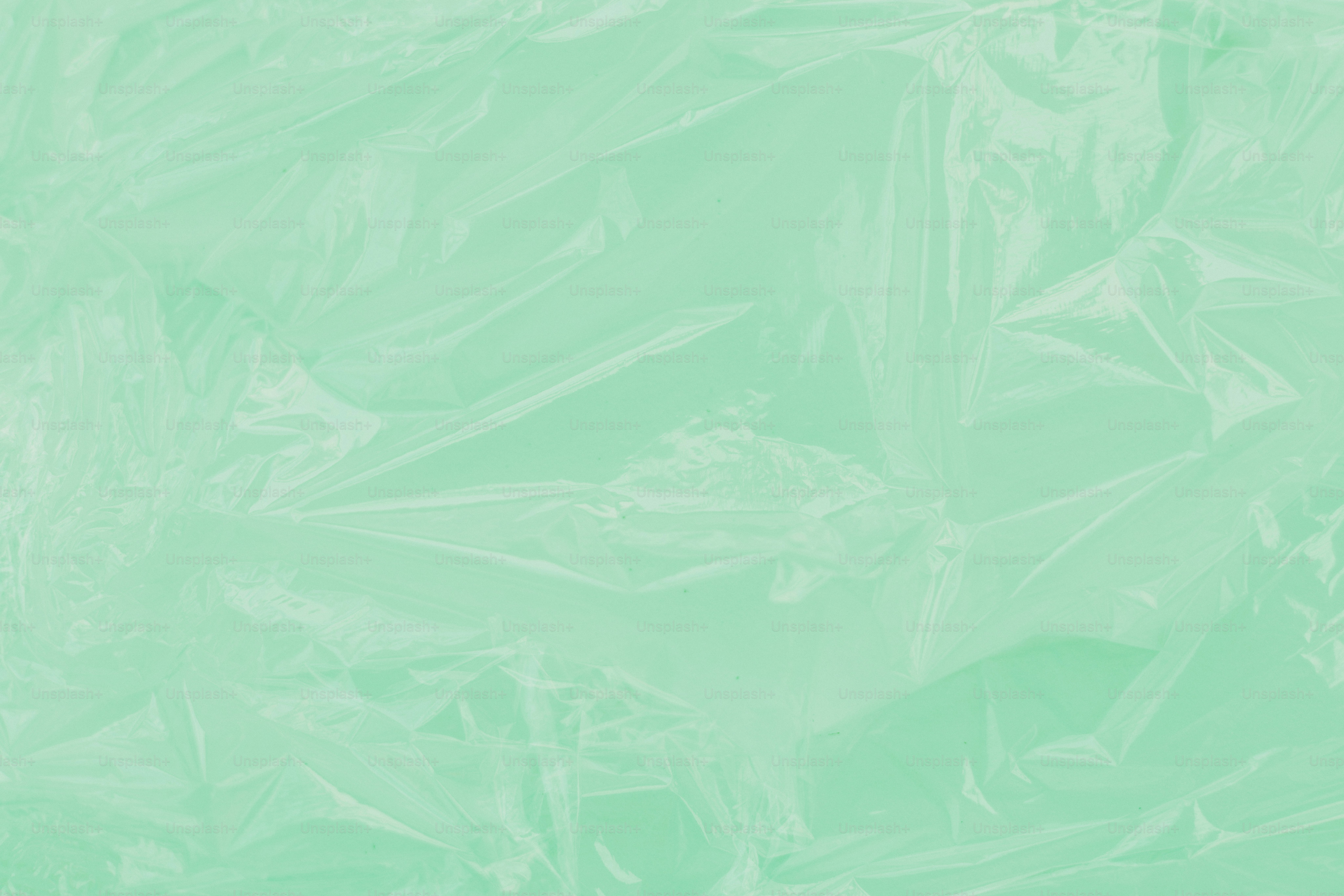 L'involucro di plastica rugoso ha una sfumatura verde chiaro.