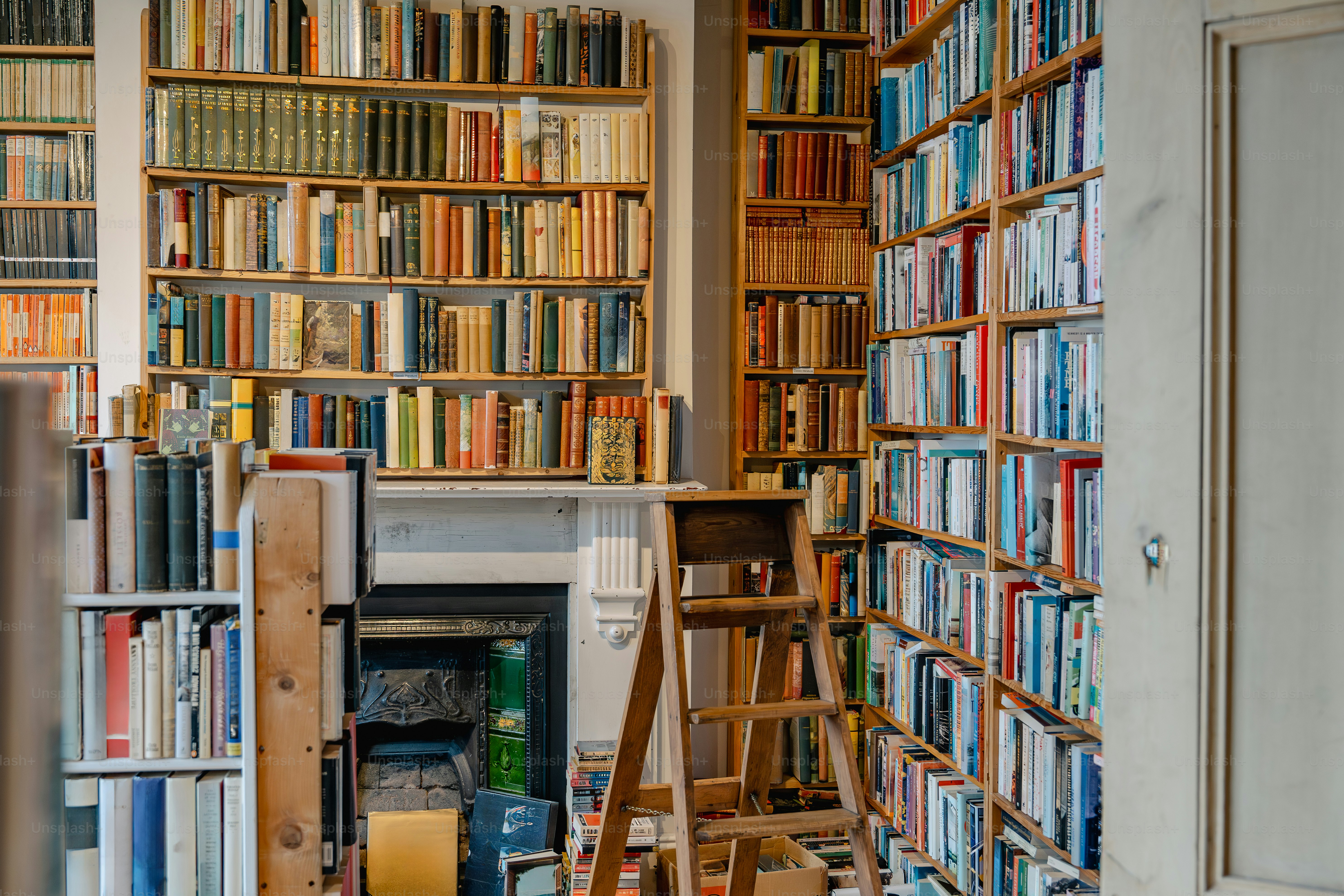 住まいのライブラリーに新しい本が入りましたのでご紹介します📚 本の詳細は、ホームページの「本を探す」より検索いただけます🔍 （書名／出版社）  ・大大阪と画家たち／（一財）日本ヨーロッパ・芸術文化交流財団 ・GA DOCUMENT166 世界の建築／エーディーエー ..., image size:3000x2000