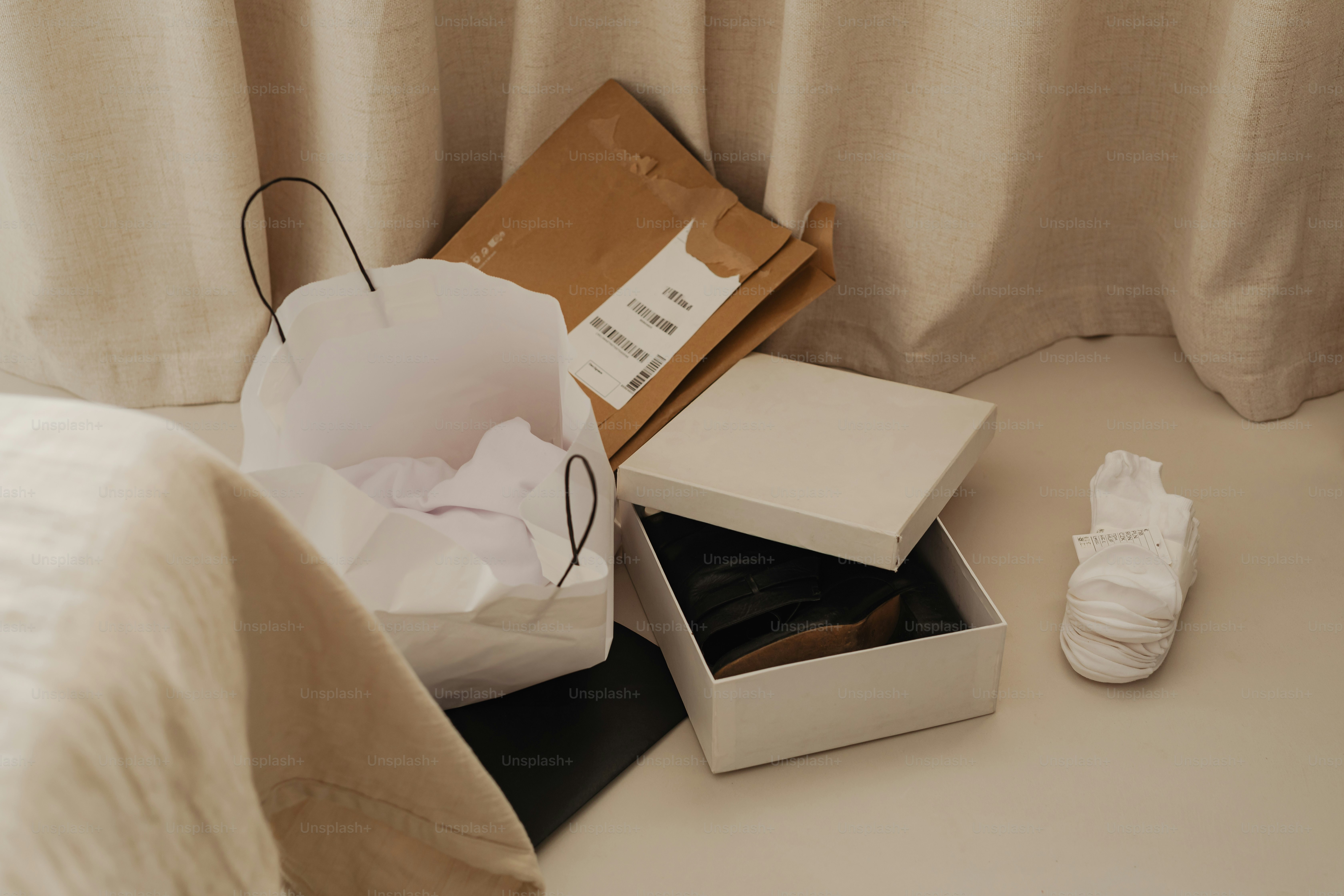 Recipient opening gourmet snack hampers with premium packaging