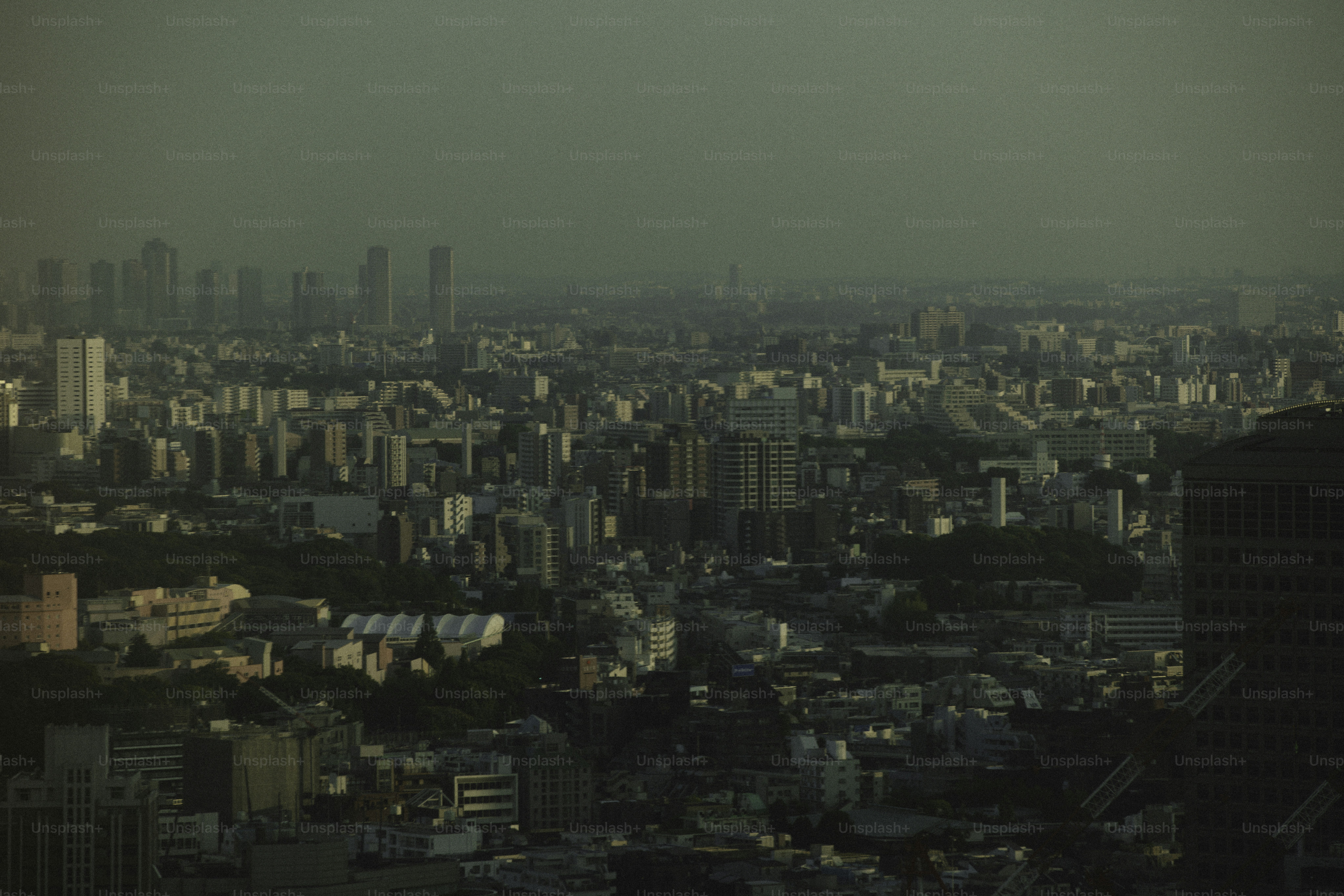Una vista aérea de una ciudad en expansión.