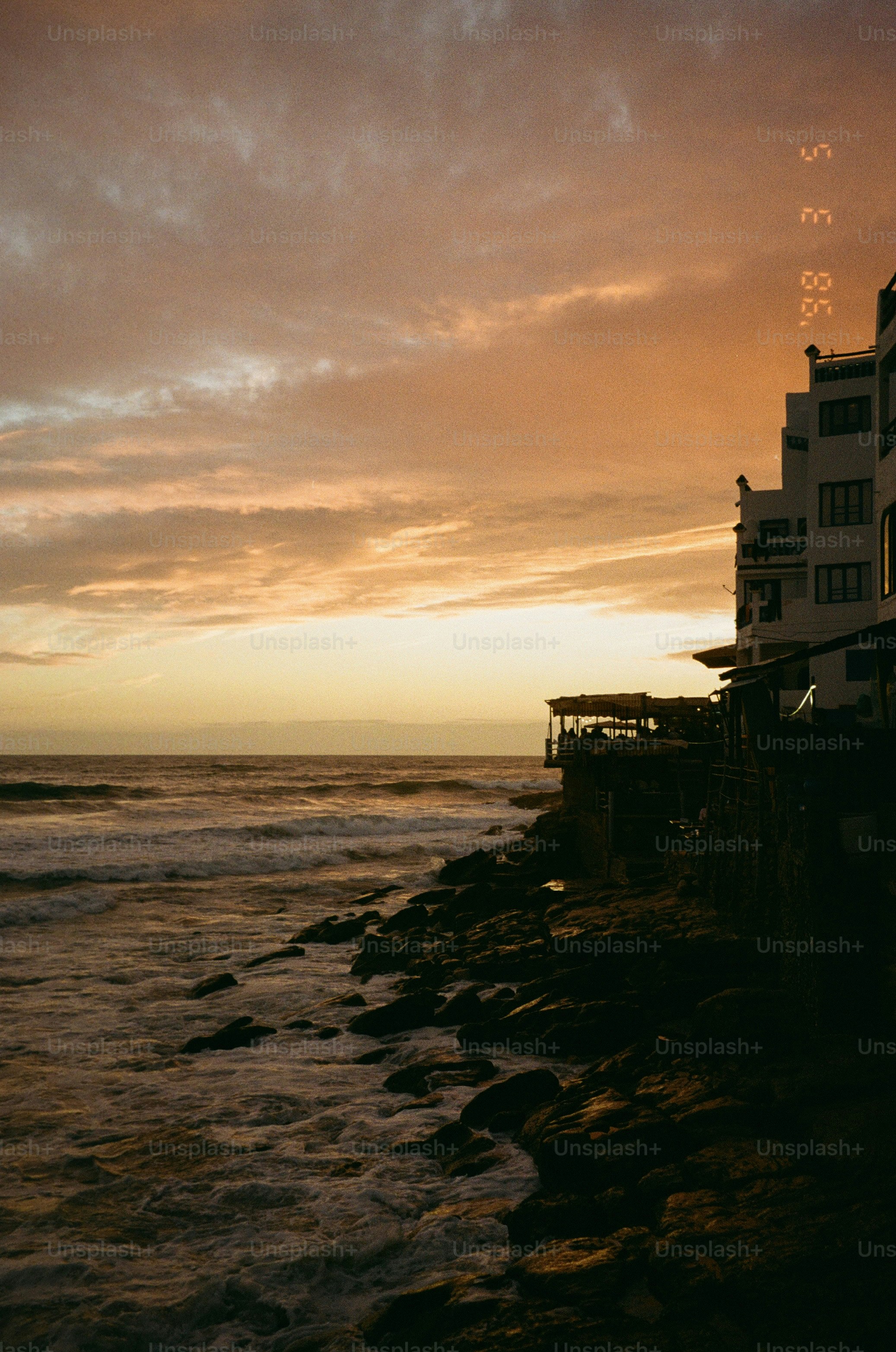A beautiful sunset overlooking the ocean.