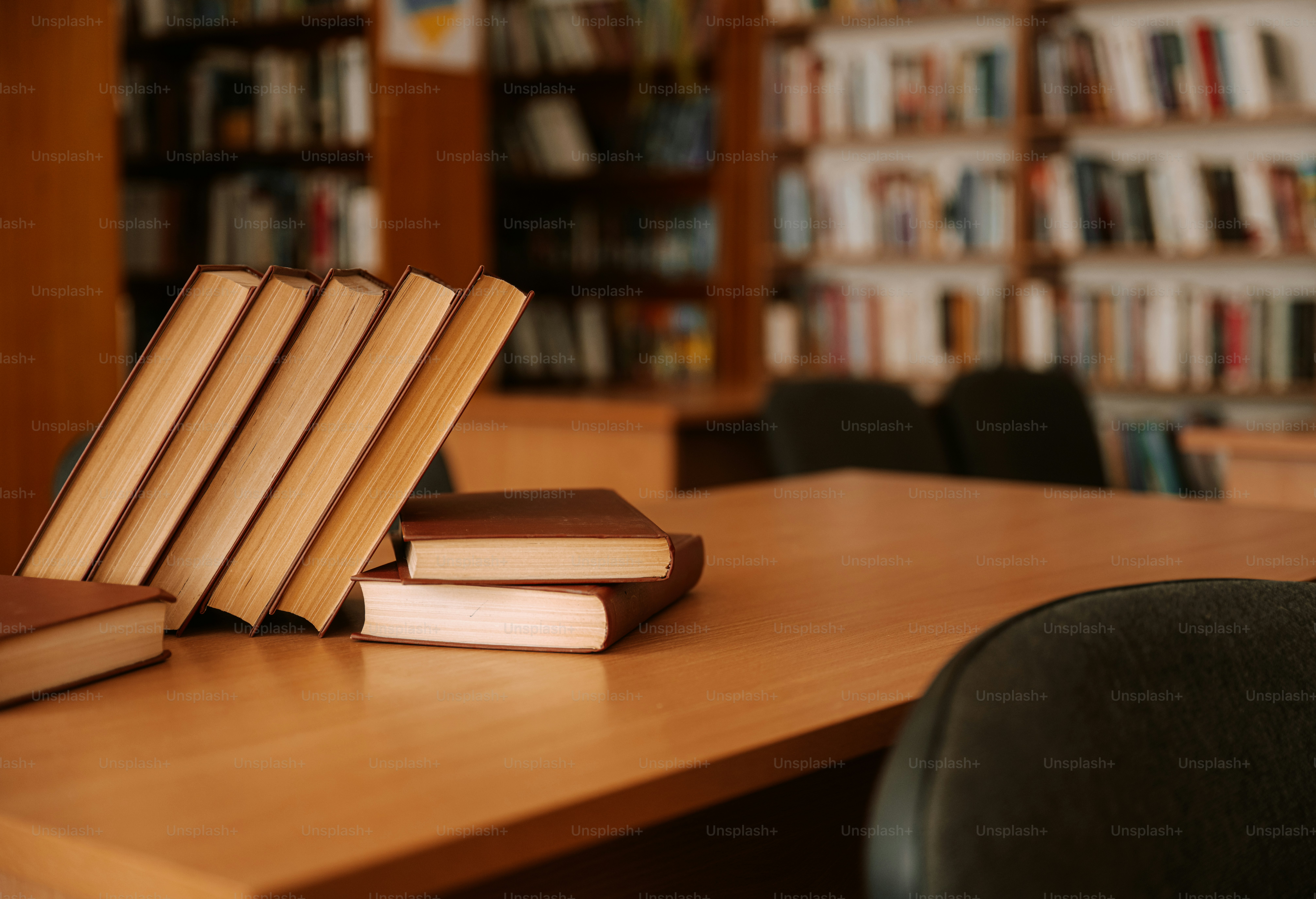 Library Table Pictures | Download Free Images on Unsplash