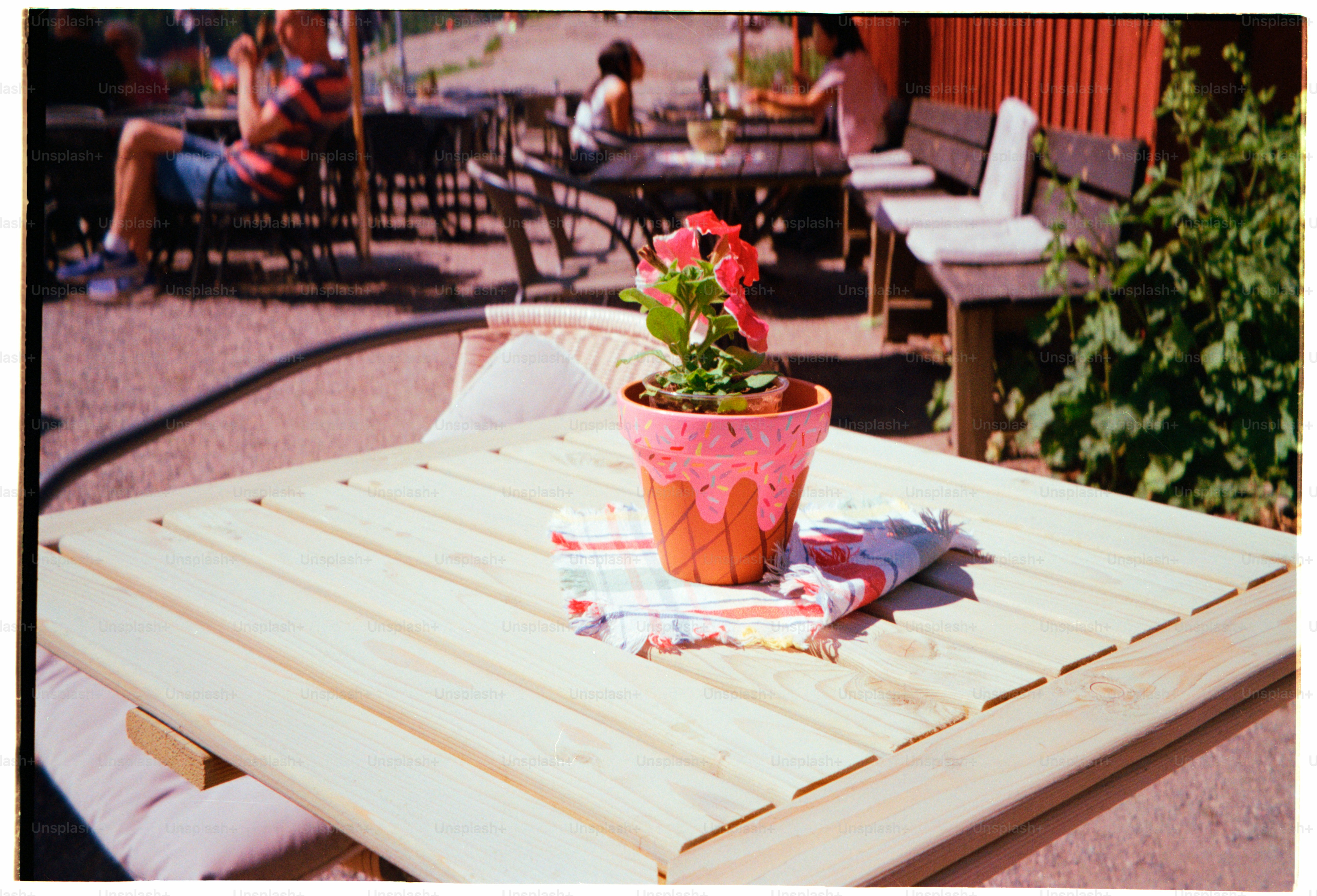 blumenschale tischdeko Im Namen der Stiefmütterchen: für den Frühling tiefe schale dekorieren