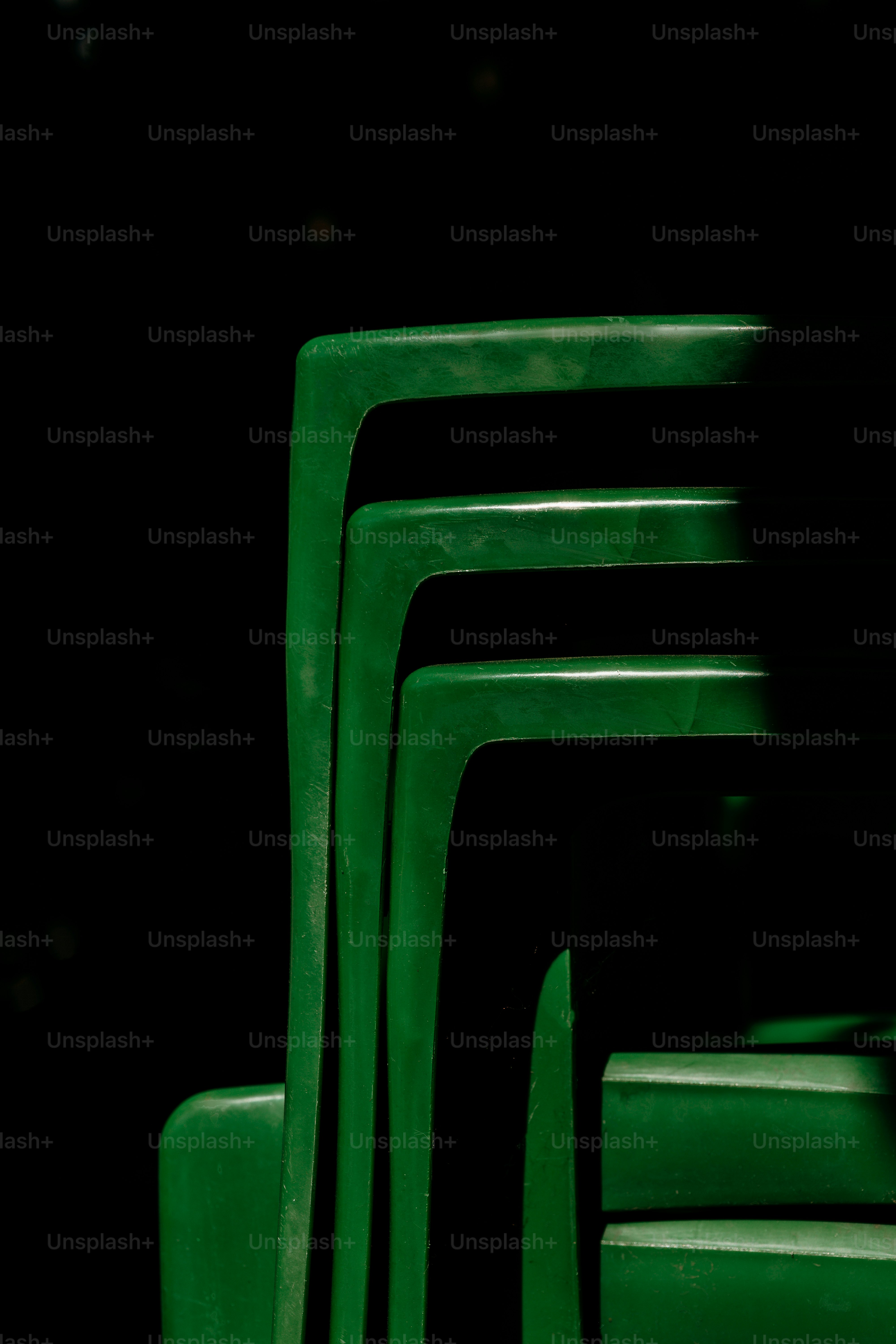 premium_photo-1754130292875-1cec405cb767?ixid=M3wxMjA3fDB8MXxzZWFyY2h8MXx8cmVhZCUyMG1vcmUlMjBhYm91dCUyMGl0JTIwaGVyZXxlbnwwfHx8fDE3NTk4OTM1MTZ8MA\u0026ixlib=rb-4.1.0