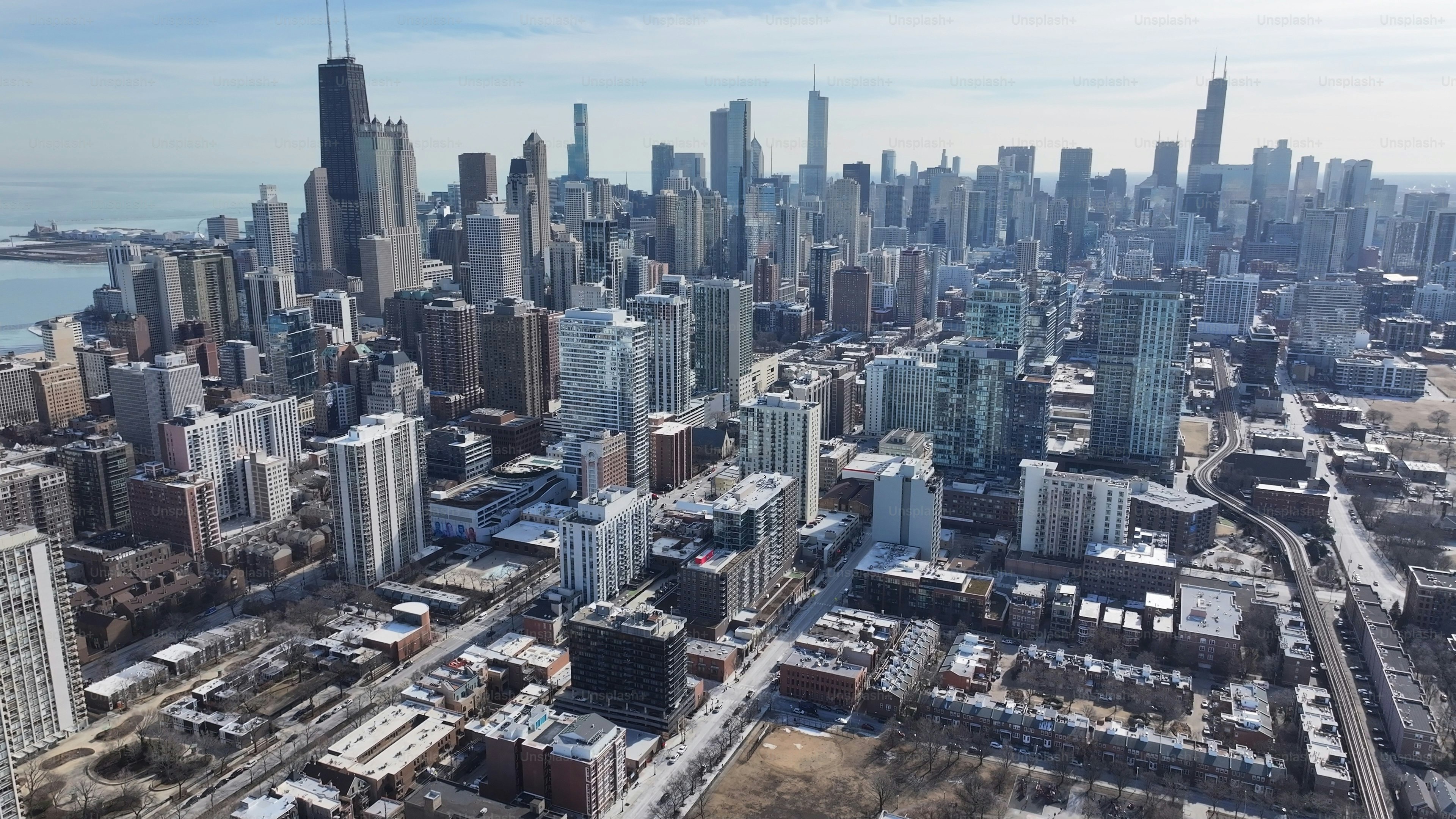 シカゴスカイライン At シカゴ アメリカ合衆国 イリノイ州。ダウンタウンの街並み。リンカーンパークの風景。シカゴ スカイライン アット イリノイ州  アメリカ合衆国。首都圏。冬の風景。の写真 – Unsplashの都市の画像, image size:3000x1688