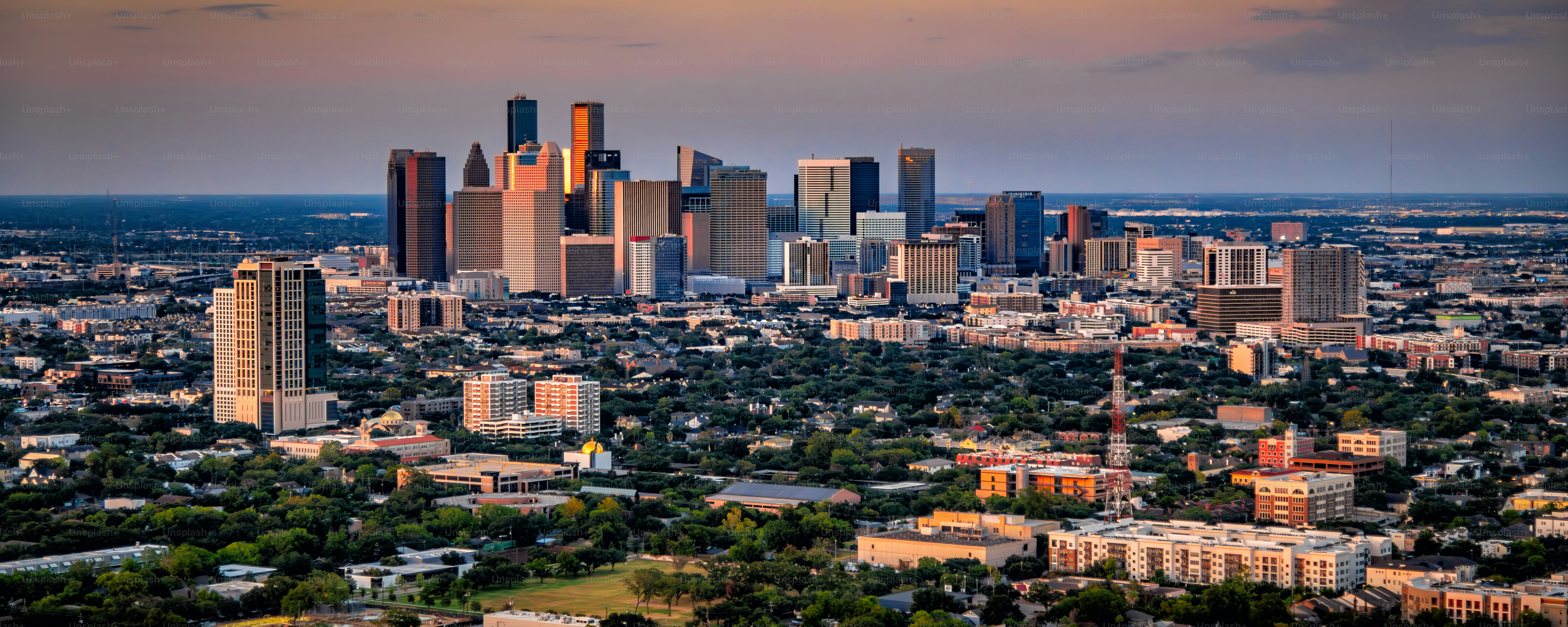 Houston Texas Skyline At Sunset With Traffic Lights Stock Photo - Download  Image Now - iStock, image size:3000x1200