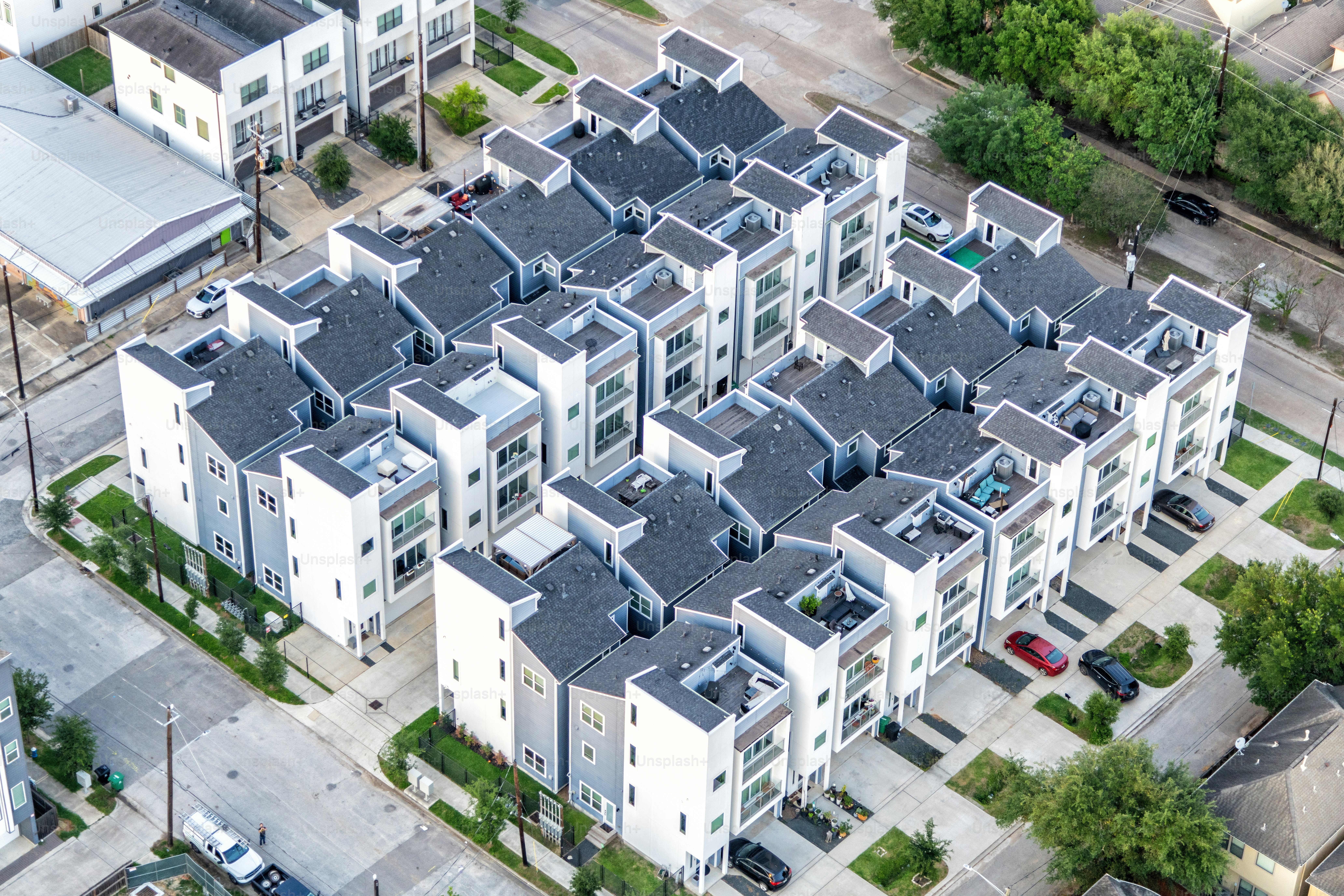 A housing development of townhouses located near downtown Houston ...