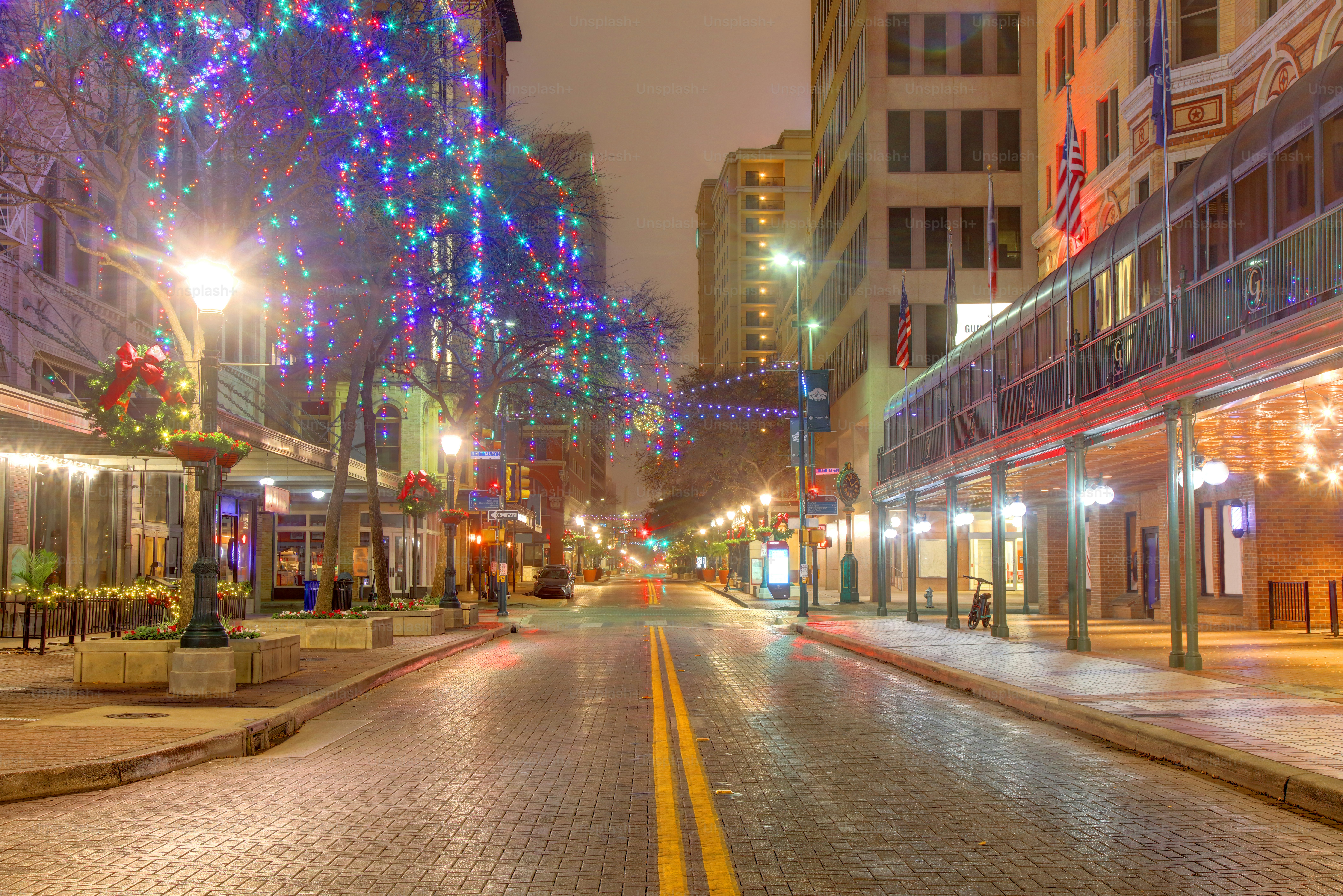 サンアントニオは、アメリカ合衆国テキサス州の都市です。この都市は米国で7番目に人口が多く、米国南部で2番目に大きい都市ですの写真 –  Unsplashのクリスマスの画像