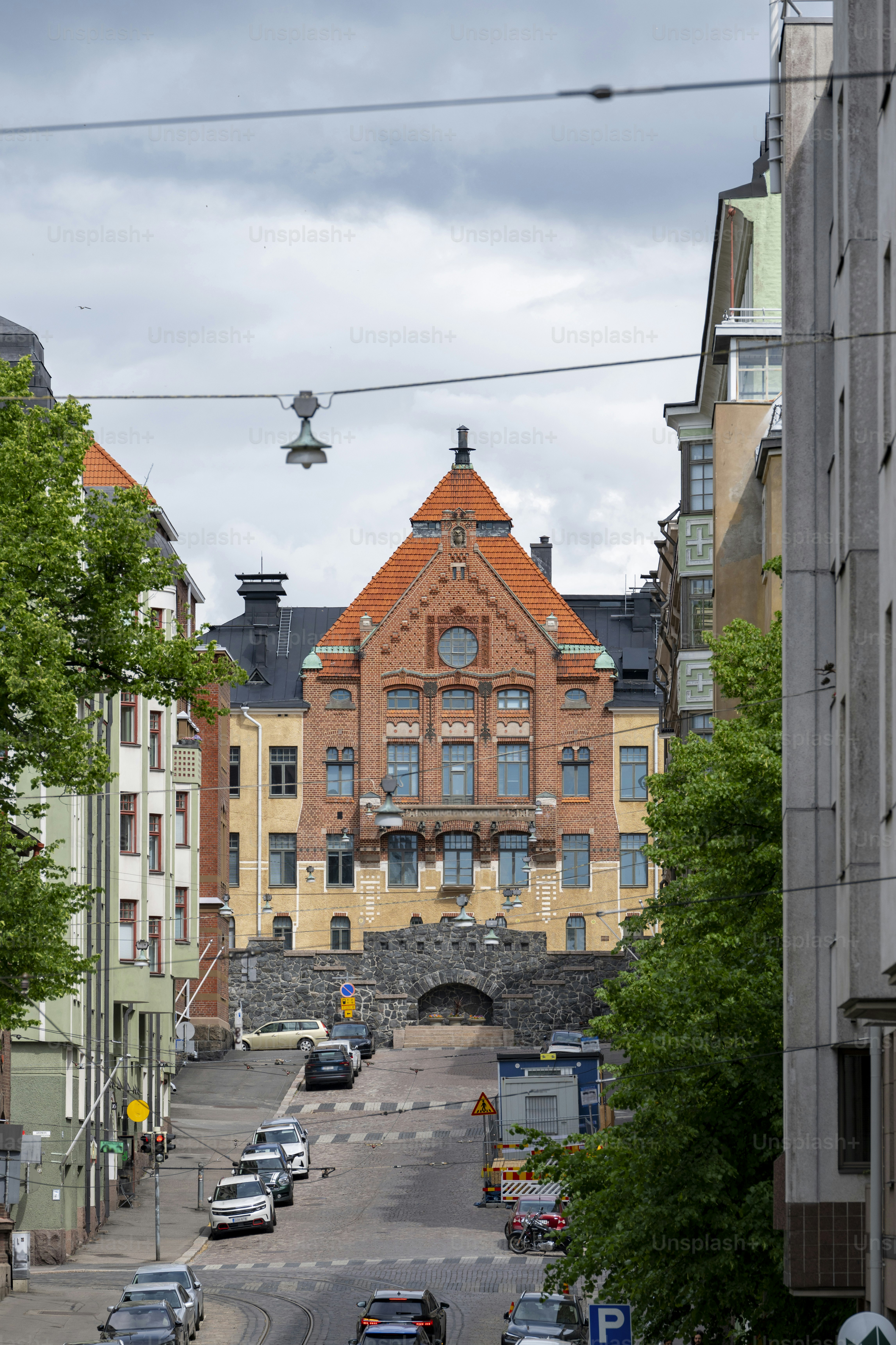 Straßenansicht alter Gebäude in Helsinki