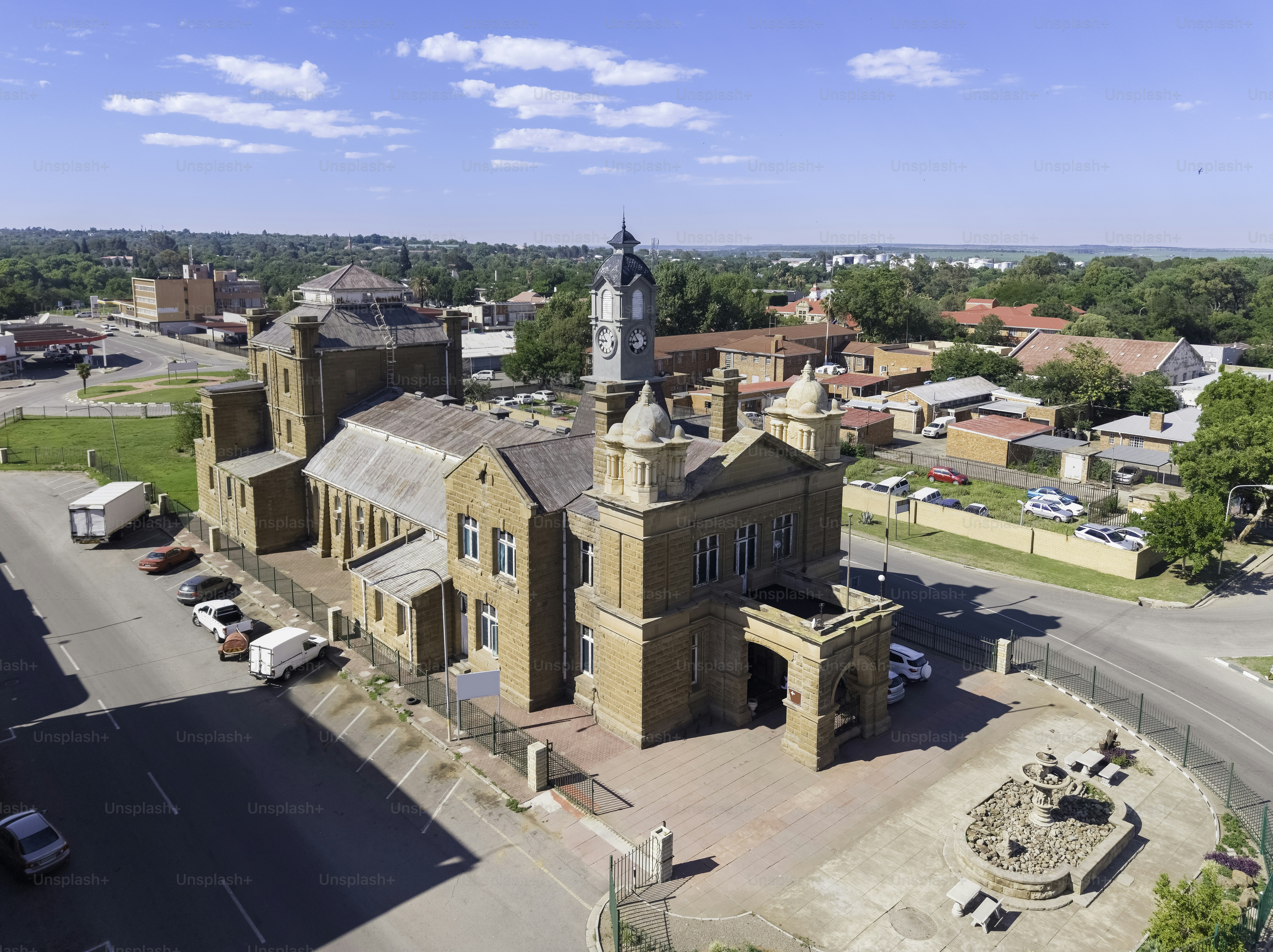Il vecchio municipio di Kroonstad è ora utilizzato come ufficio turistico.