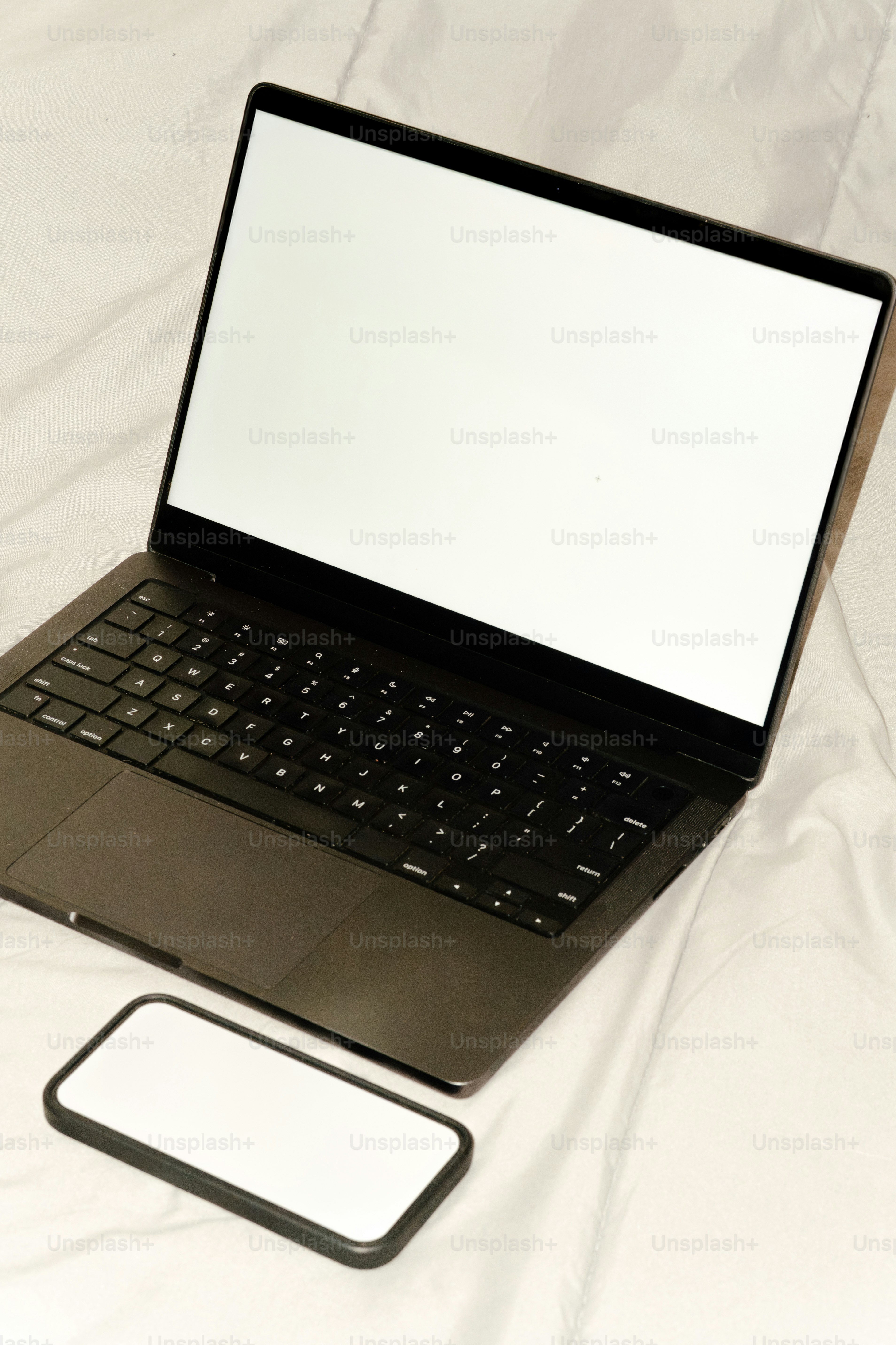 premium_photo-1754404025529-8961df8c7380?ixid=M3wxMjA3fDB8MXxzZWFyY2h8NXx8ZnJlZSUyMGxhcHRvcCUyMG1vY2t1cHN8ZW58MHx8fHwxNzY2NzA4ODc5fDA\u0026ixlib=rb-4.1.0