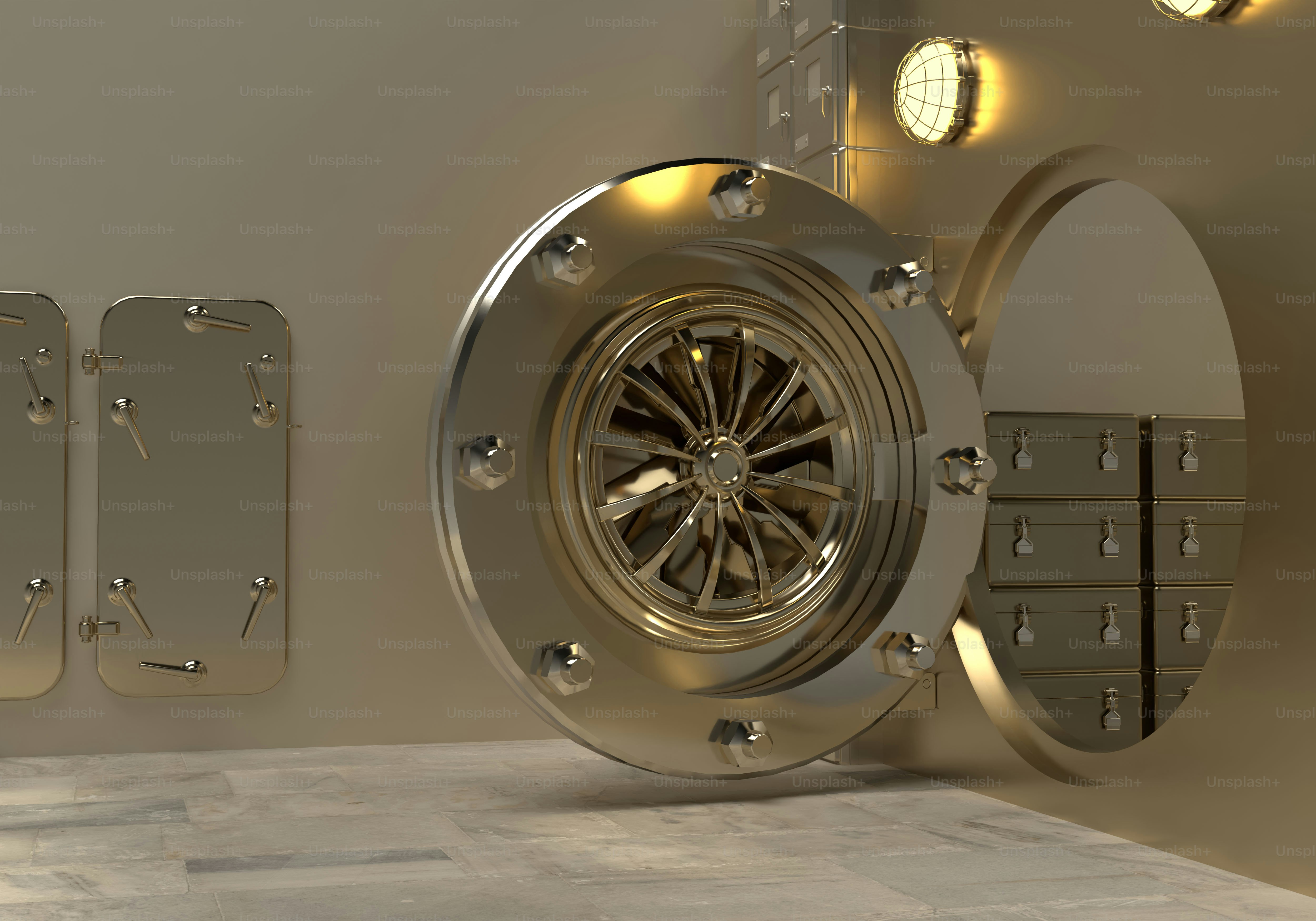 開いた金庫室のドアには、内部の宝物が展示されています。