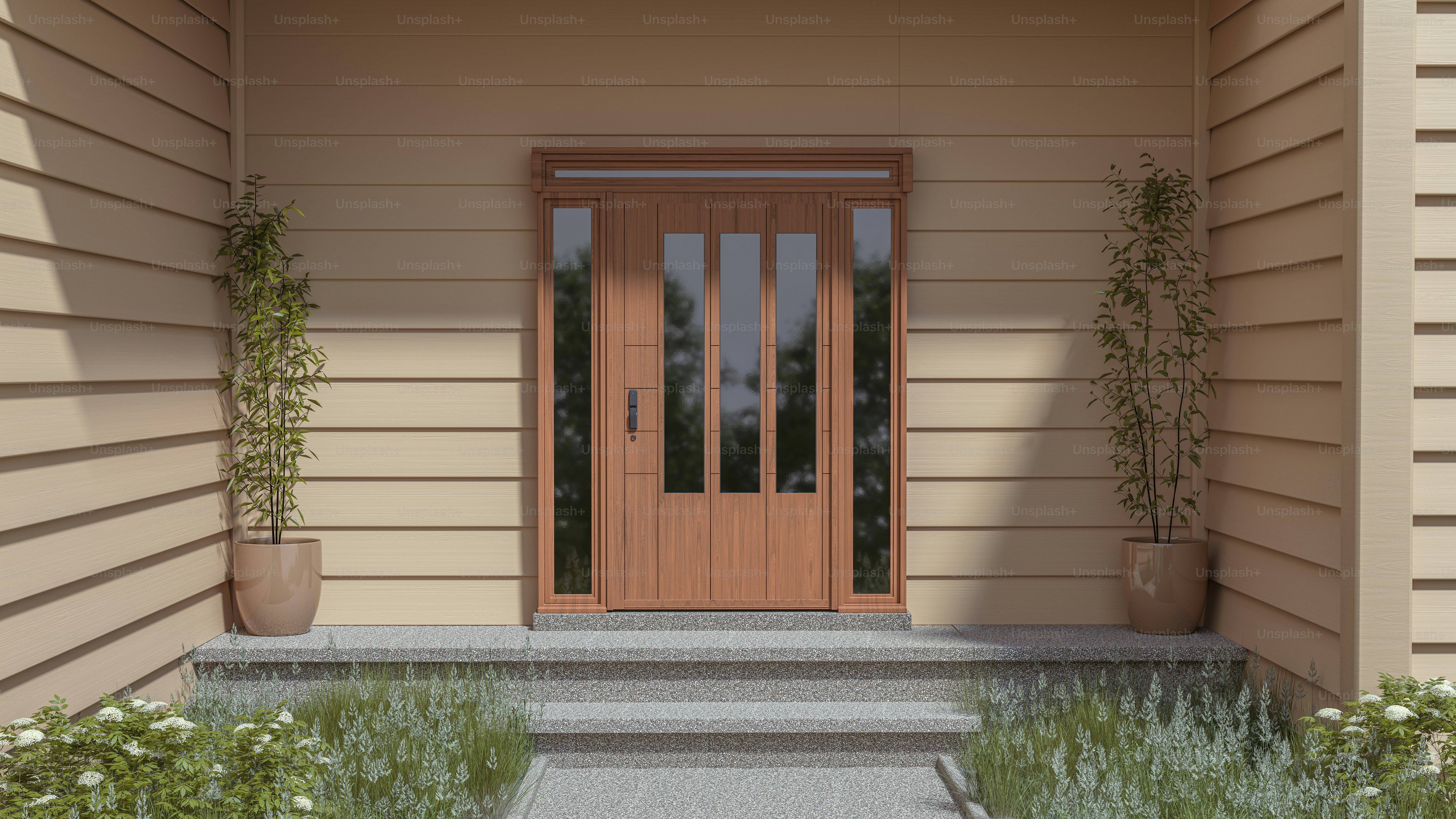 Porta da frente com painéis de vidro e vasos de plantas