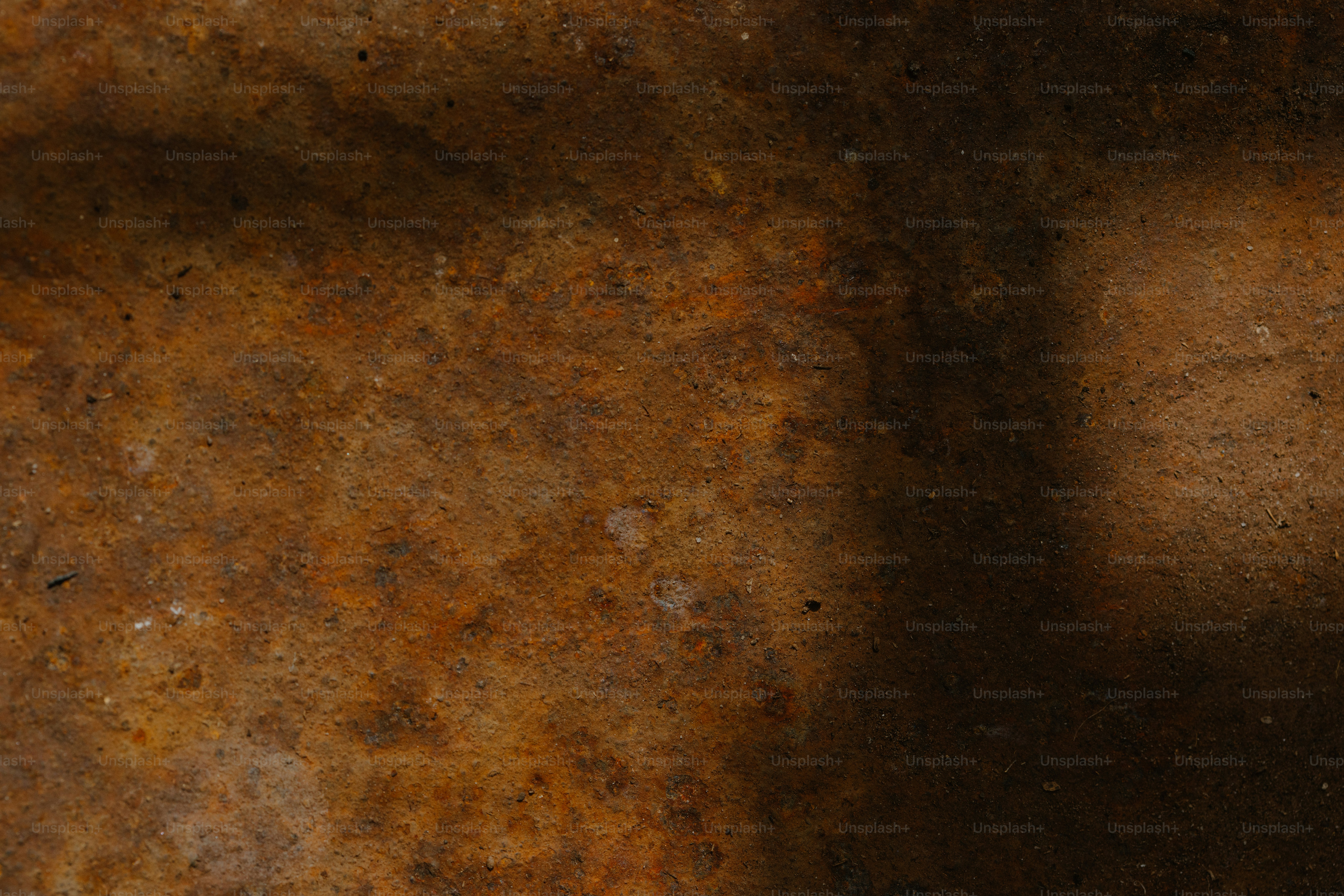 Nahaufnahme der strukturierten braunen und orangefarbenen Oberfläche