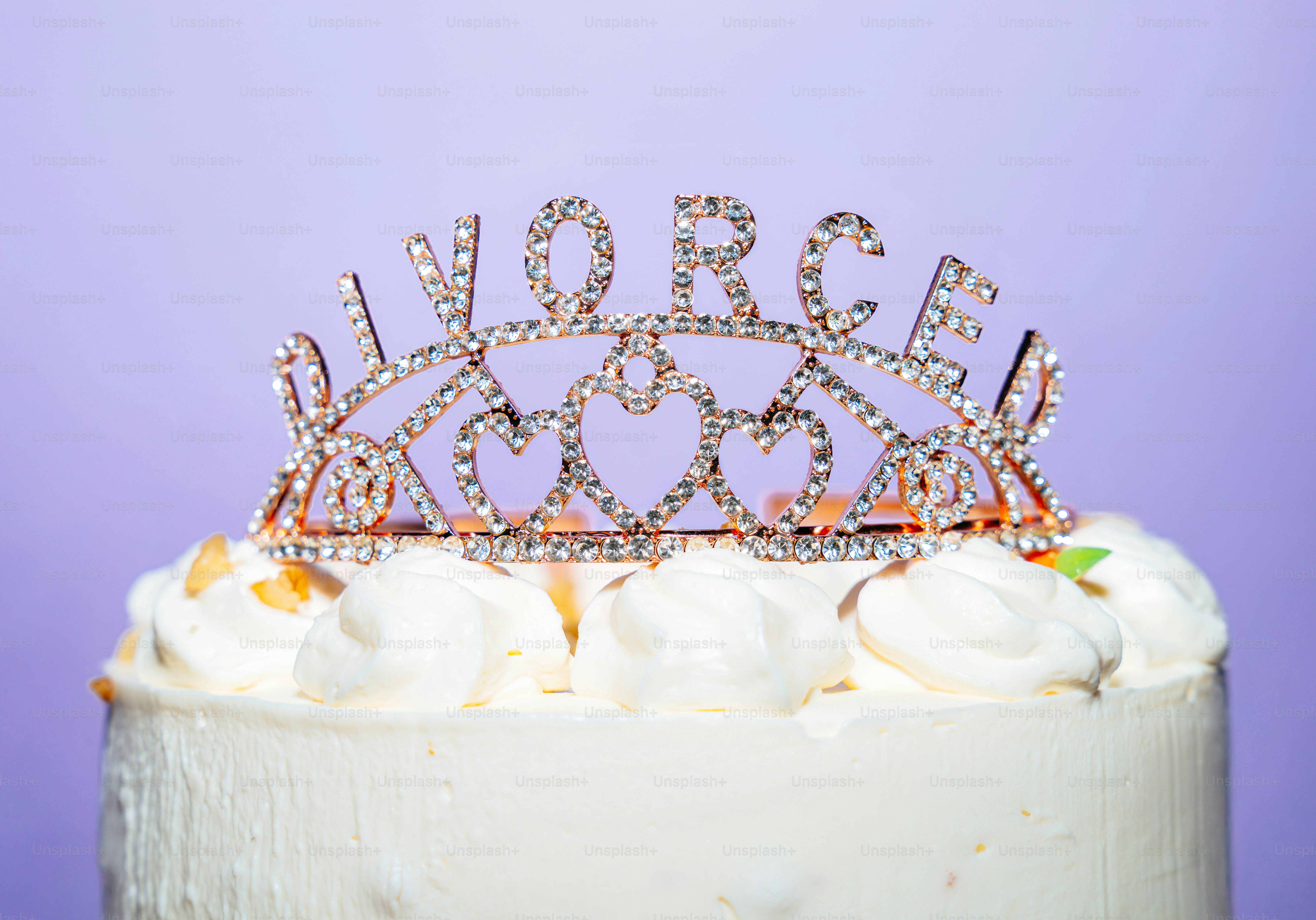 Divorce tiara on a celebratory cake