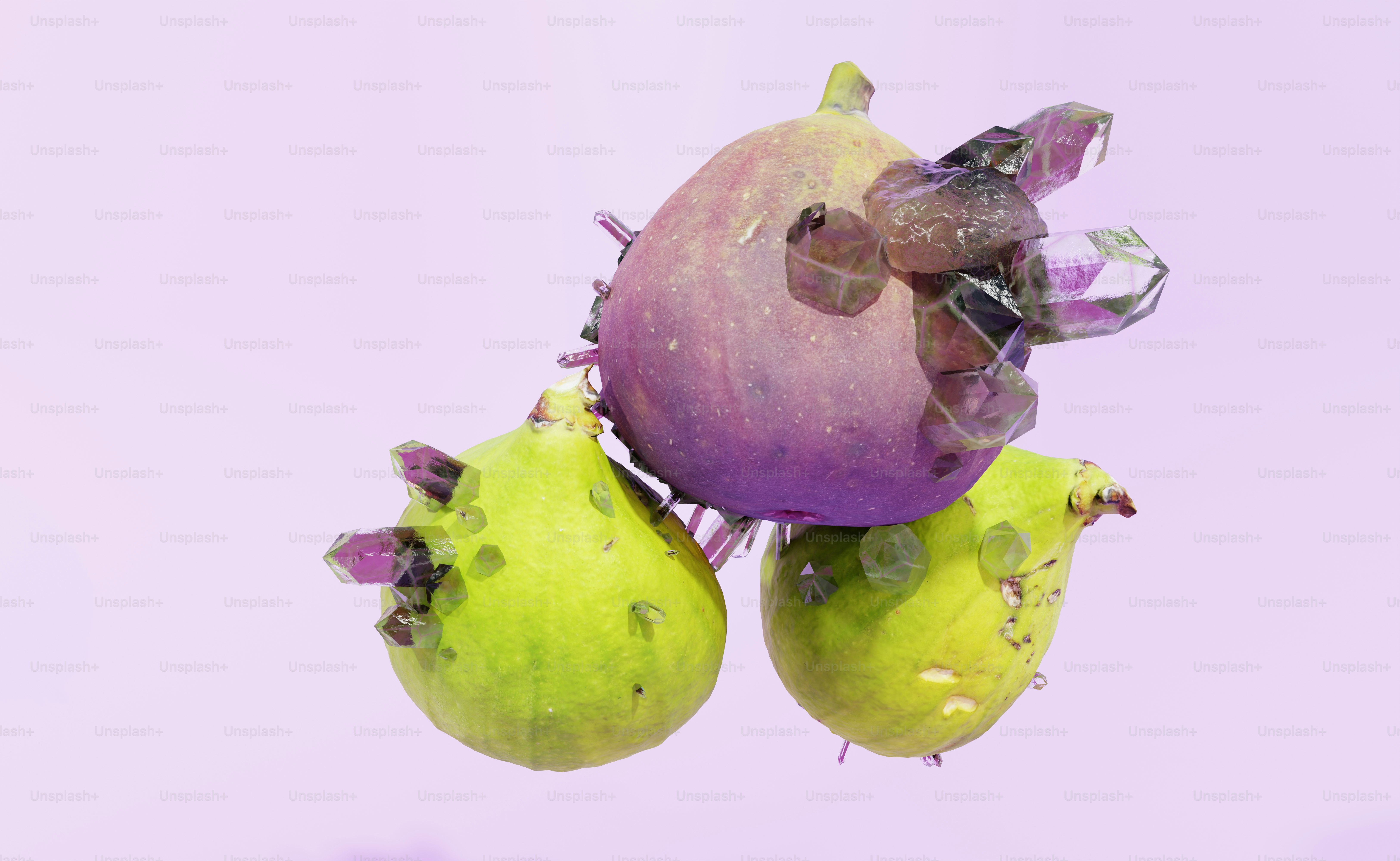 Tres frutas con fragmentos de cristal sobre un fondo lavanda.