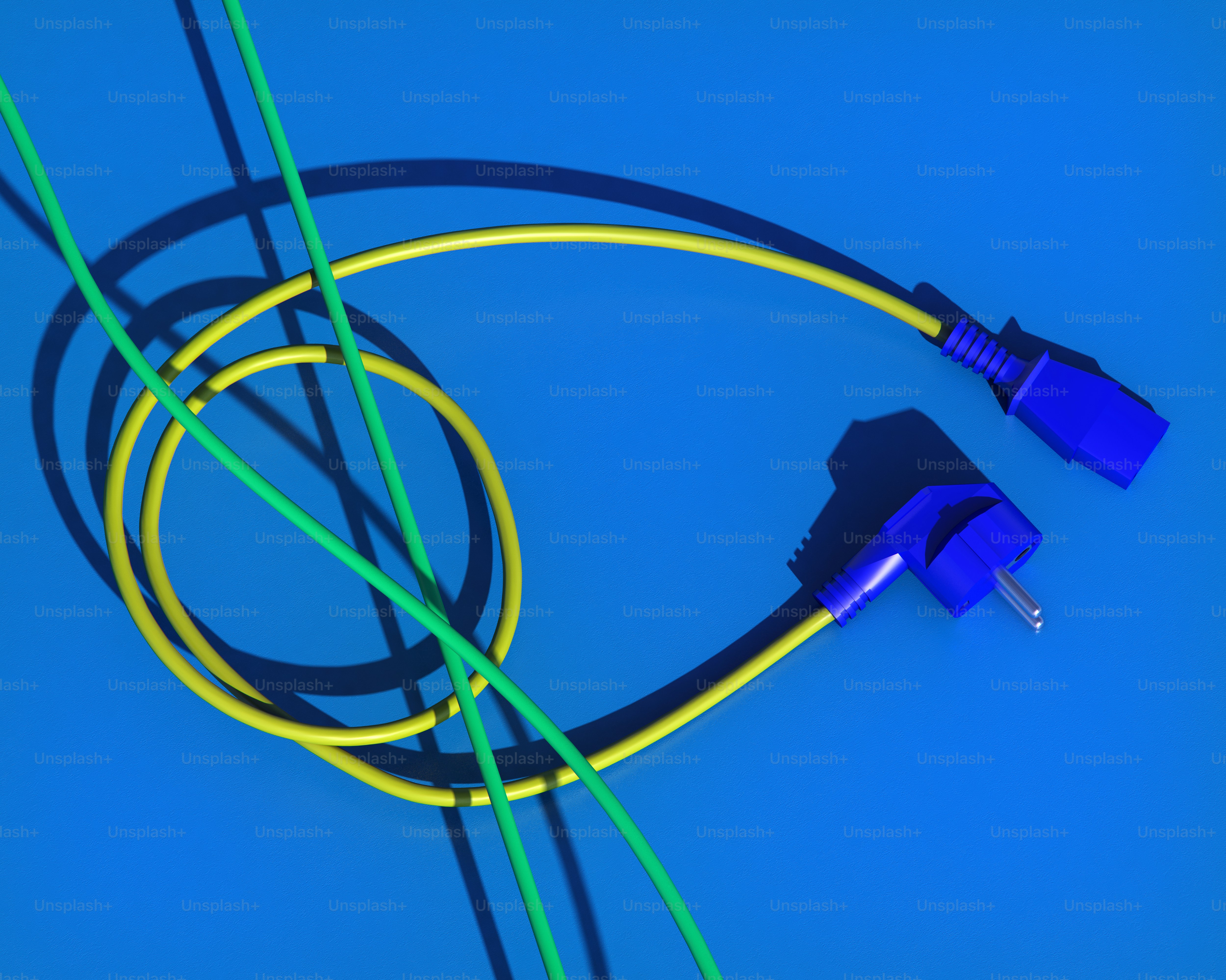 Dois cabos elétricos com conectores azuis em azul