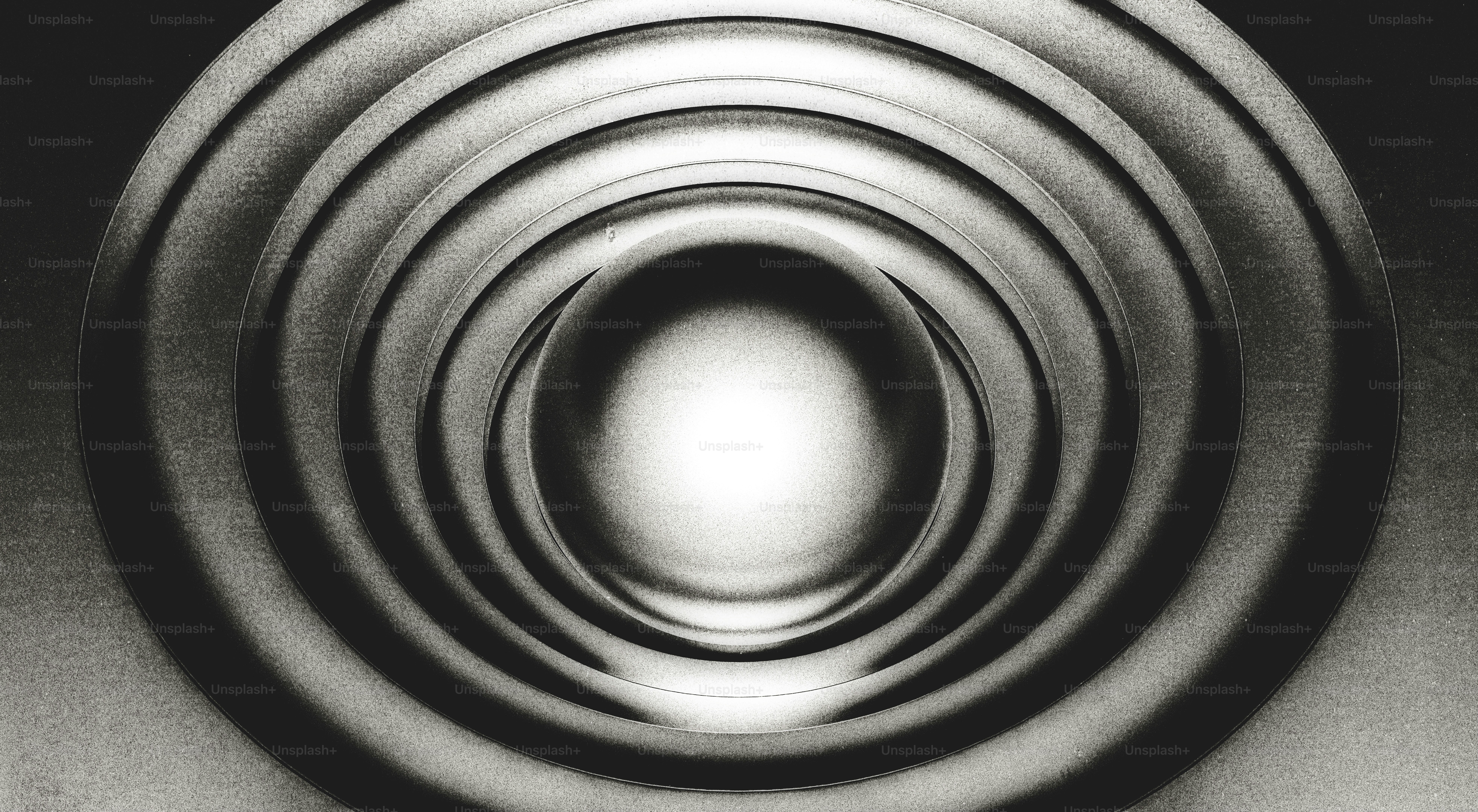 Cercles concentriques en noir et blanc motif abstrait
