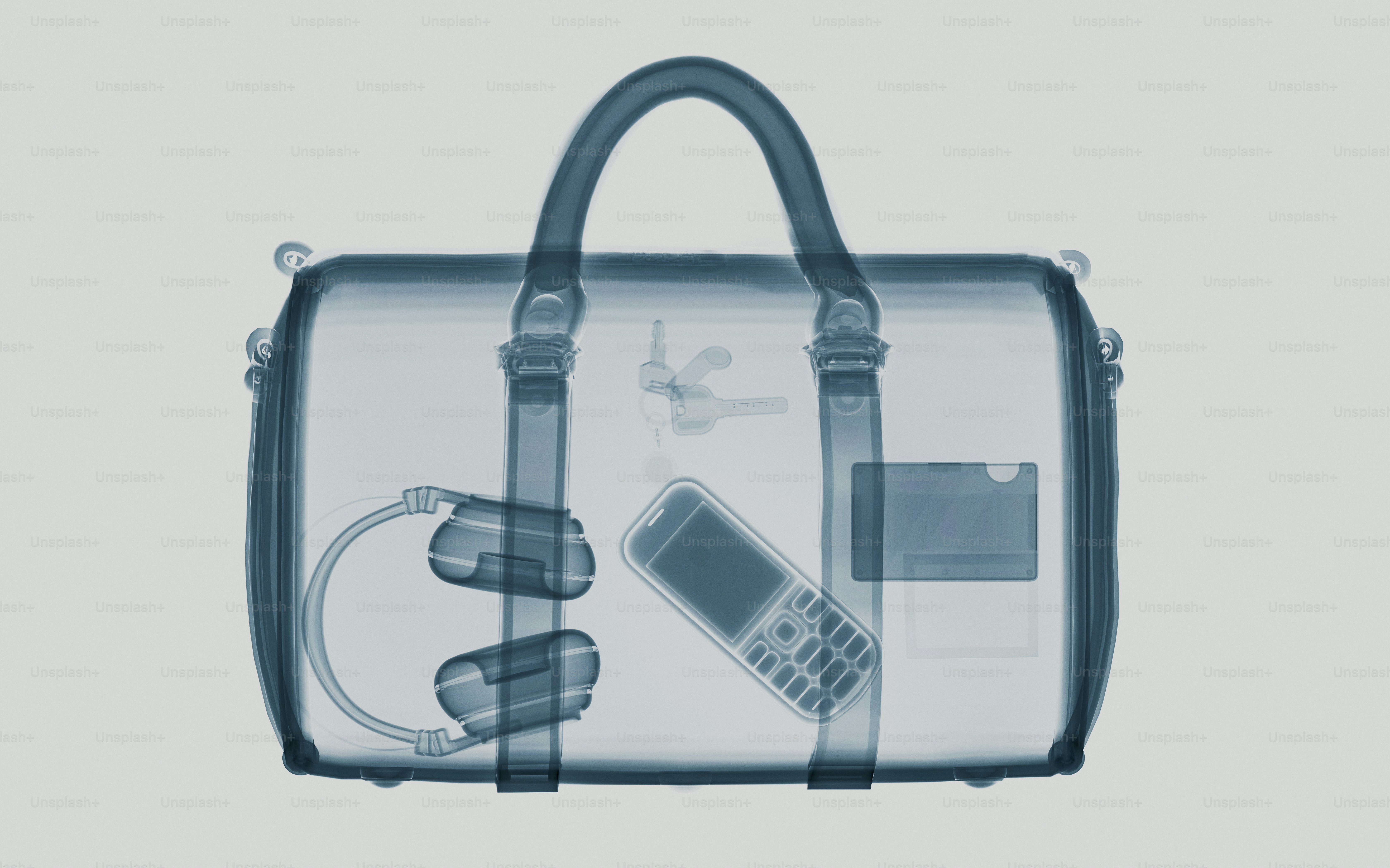 premium_photo-1762290657081-d90fb1ea3e9e?ixid=M3wxMjA3fDB8MXxzZWFyY2h8OXx8aGFuZGJhZyUyMHN0b3JhZ2UlMjB0aXBzfGVufDB8fHx8MTc2NjQ0NjY5NHww\u0026ixlib=rb-4.1.0