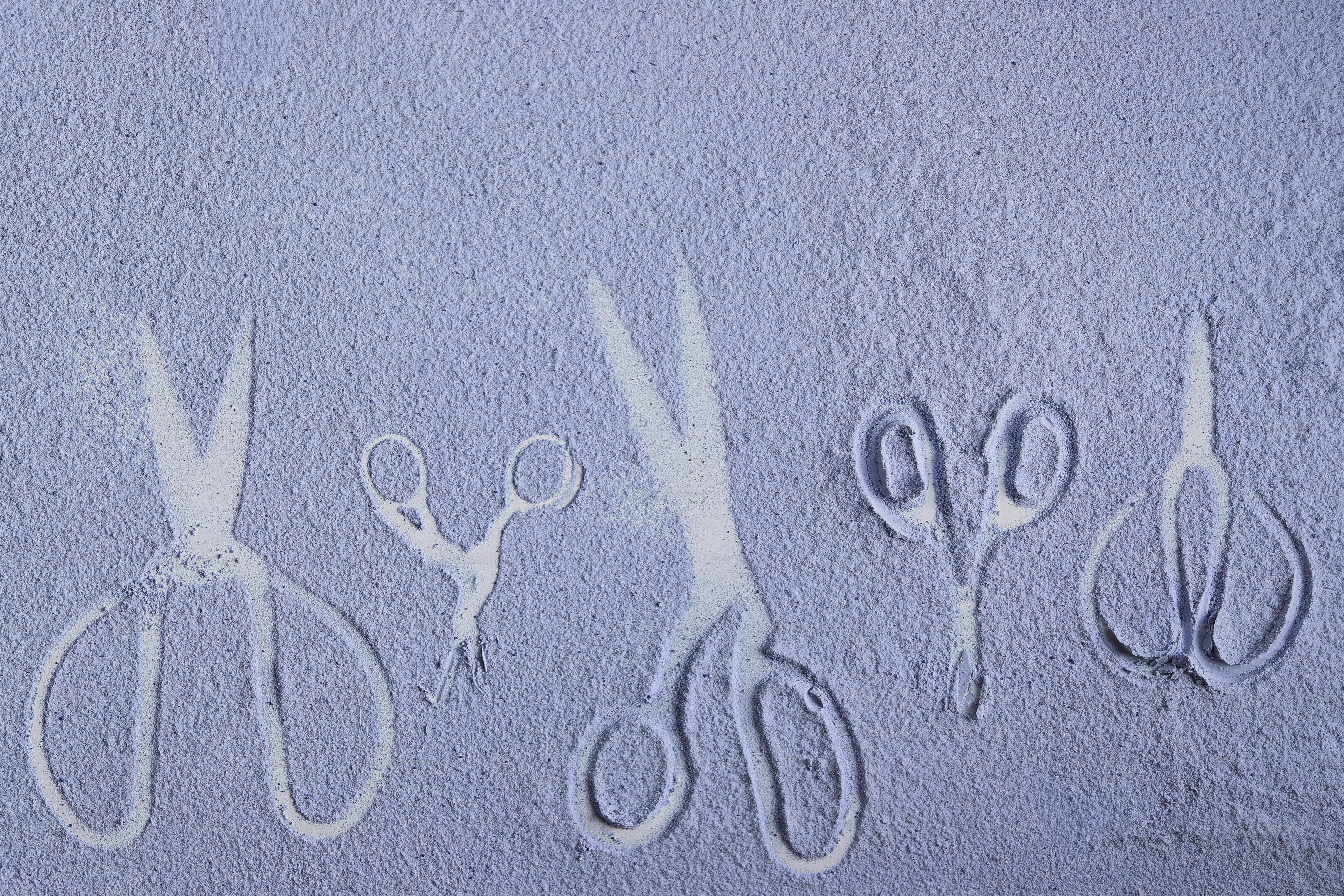 Five different pairs of scissors laid out photo – Texture Image on Unsplash