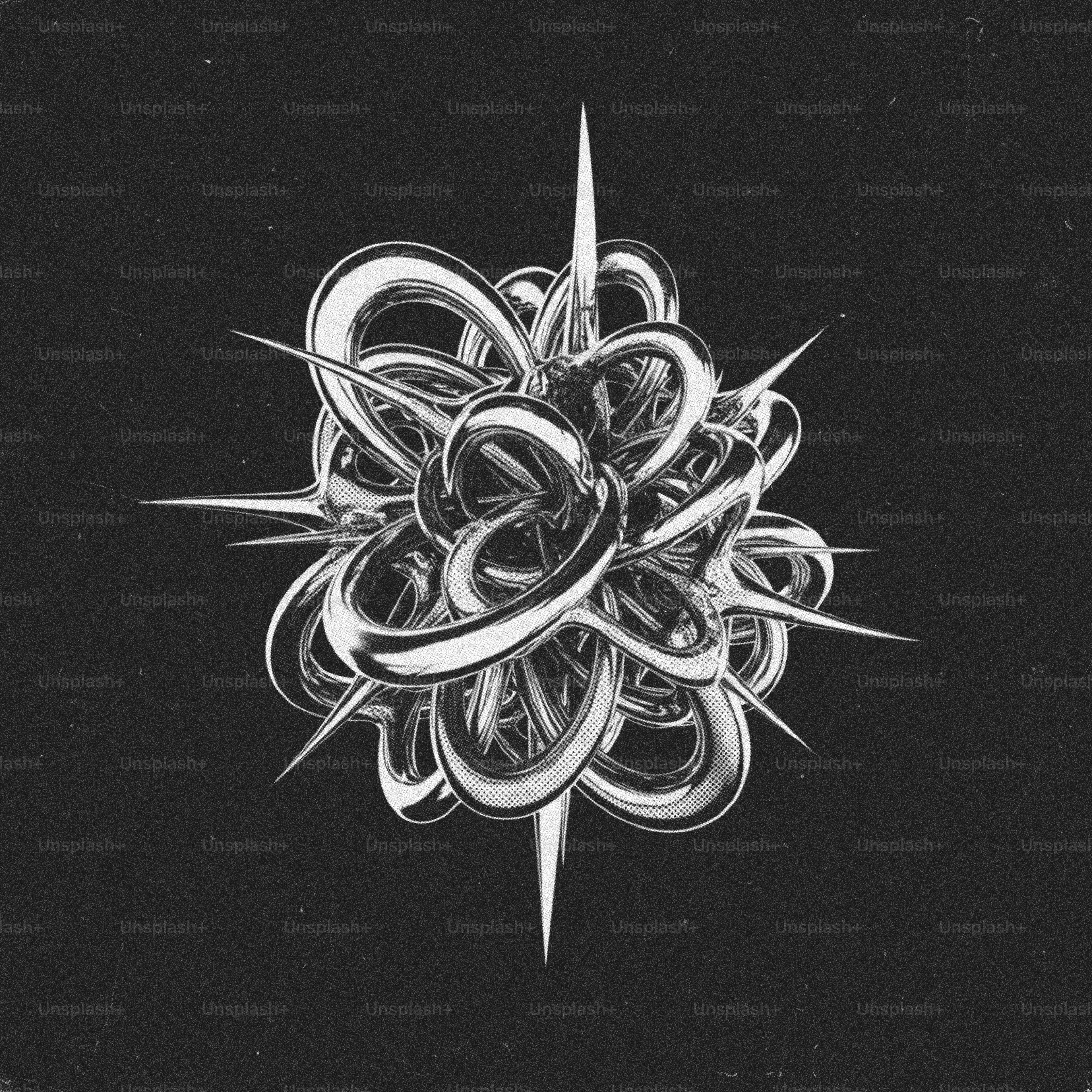 Escultura abstrata em cromo com espinhos afiados sobre fundo escuro