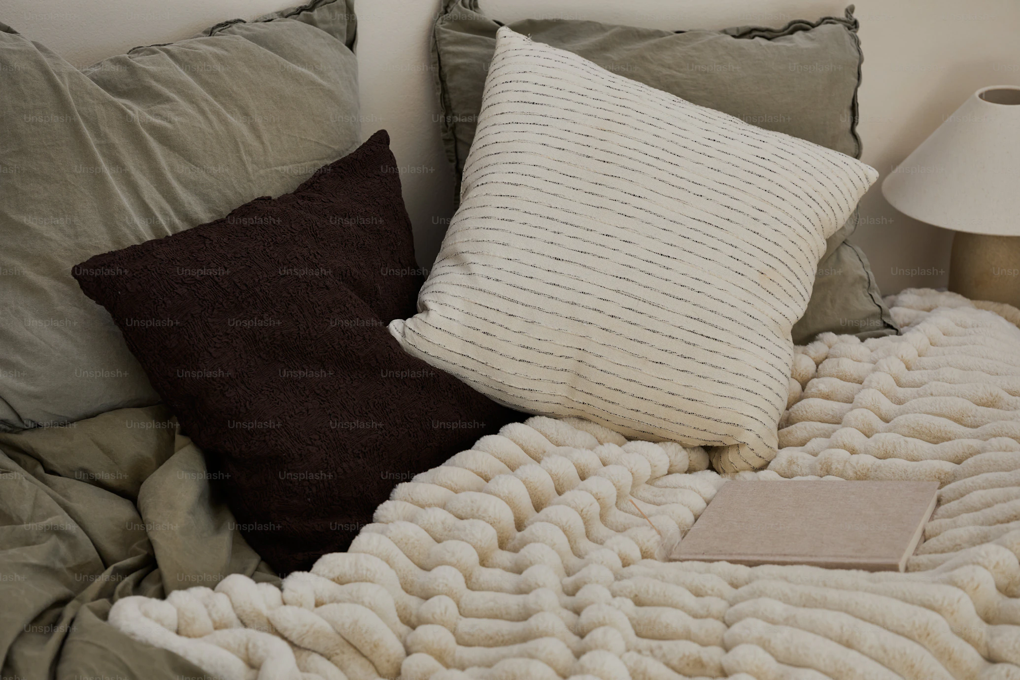 Decorative Beige Throw Pillows — Cozy Bedroom Decor Ideas
