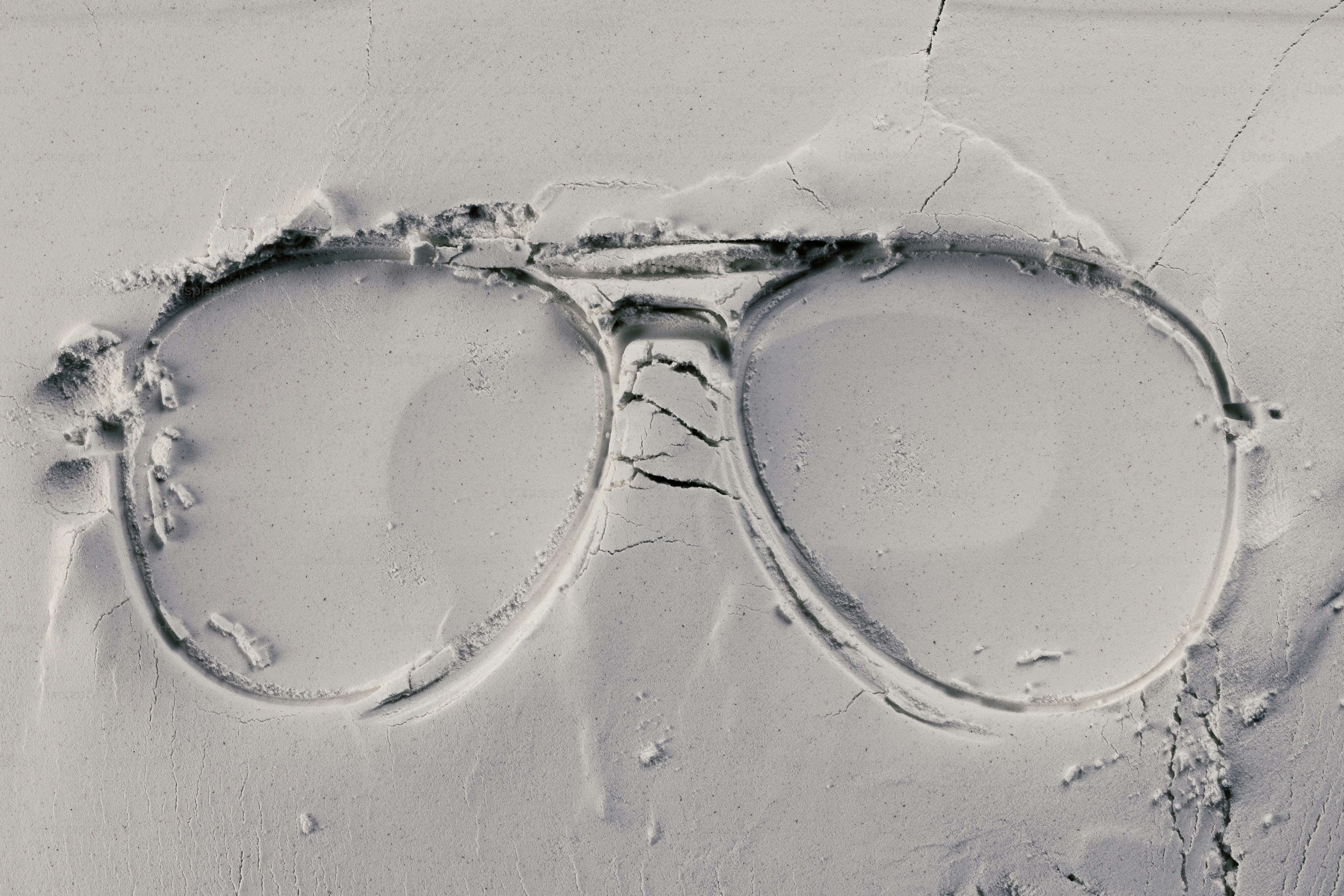 A bottle shape pressed into a powder photo – Skincare Image on Unsplash