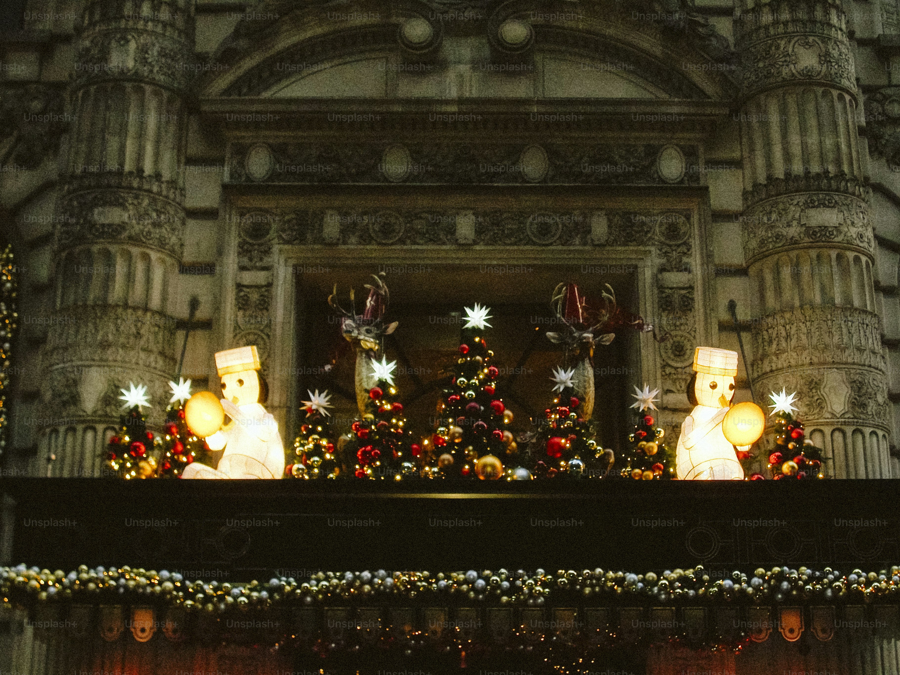 Décorations de Noël avec des rennes et des bonhommes de neige