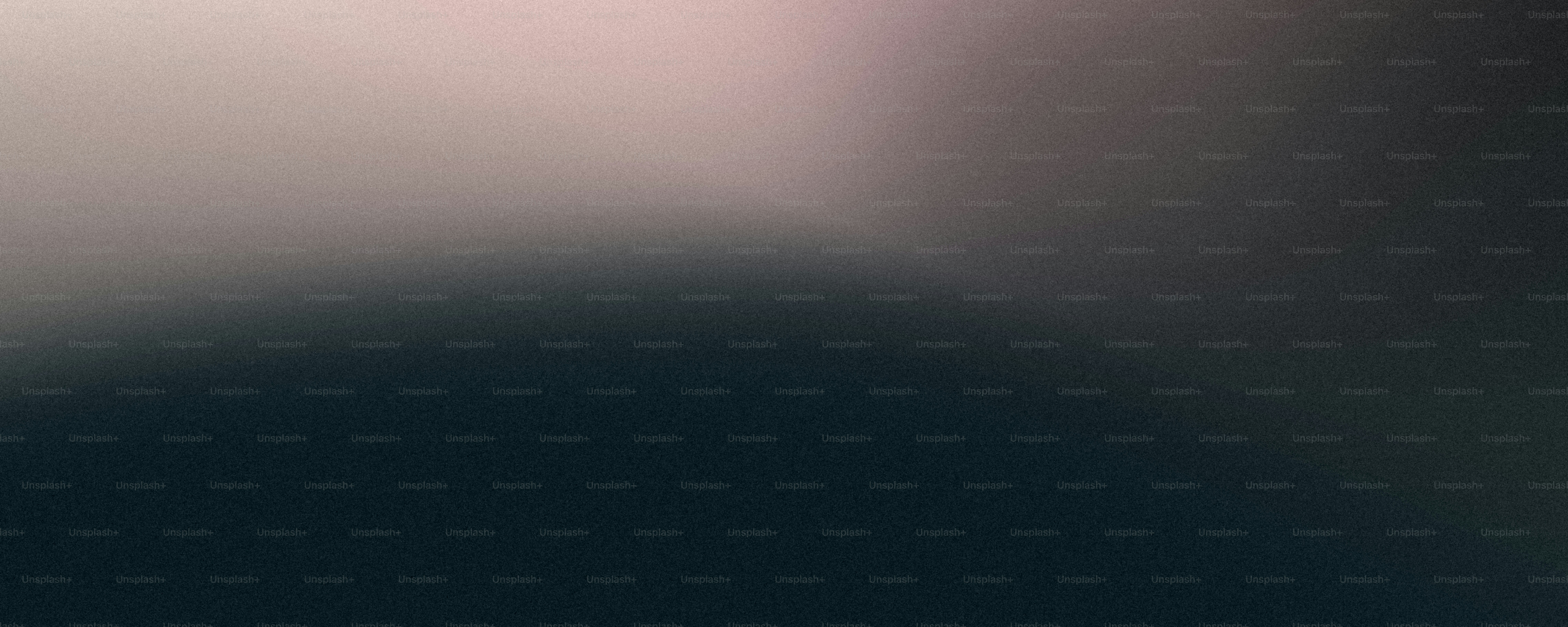 Degradê suave de azul escuro para rosa claro.