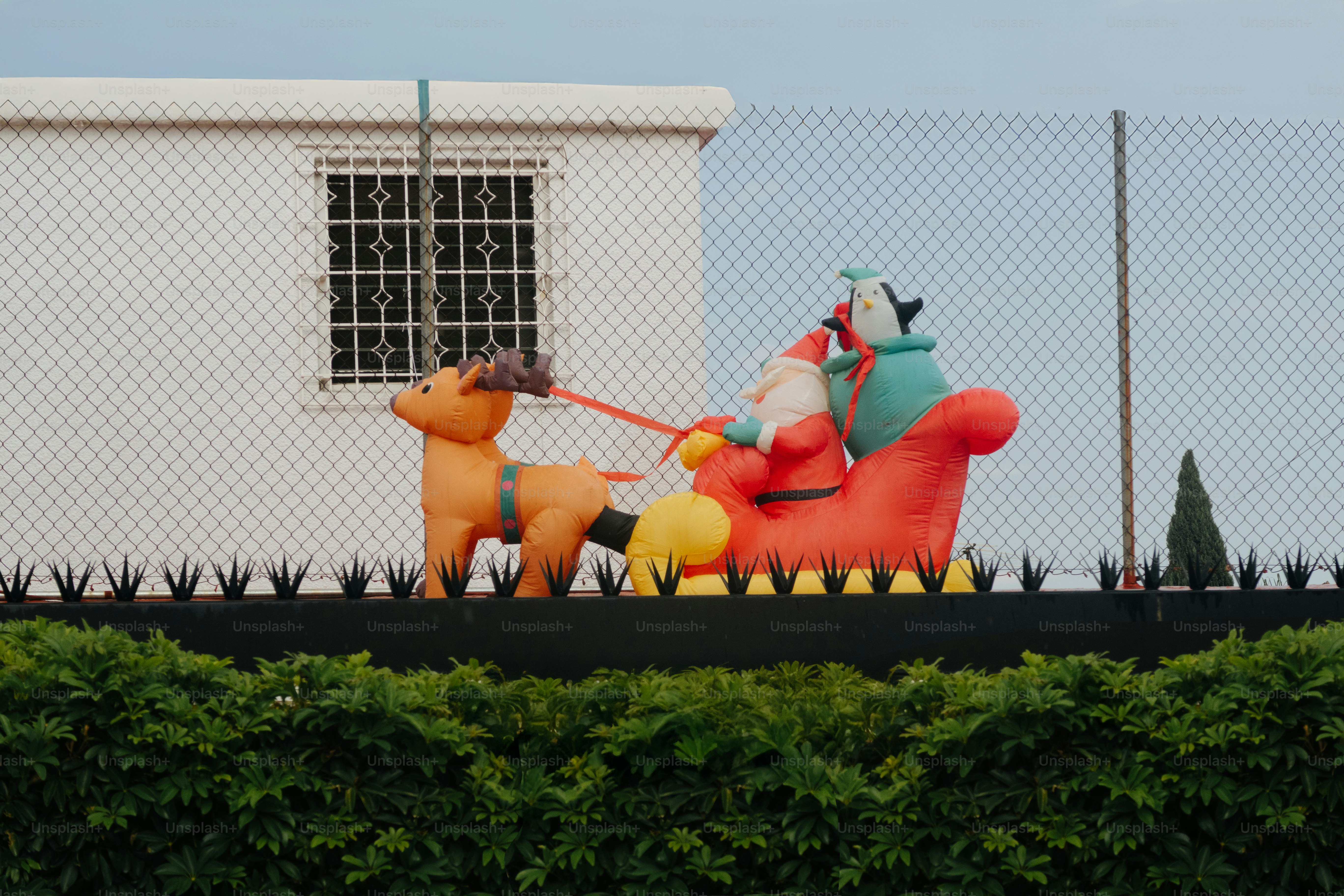 Inflatable santa sleigh with reindeer decoration