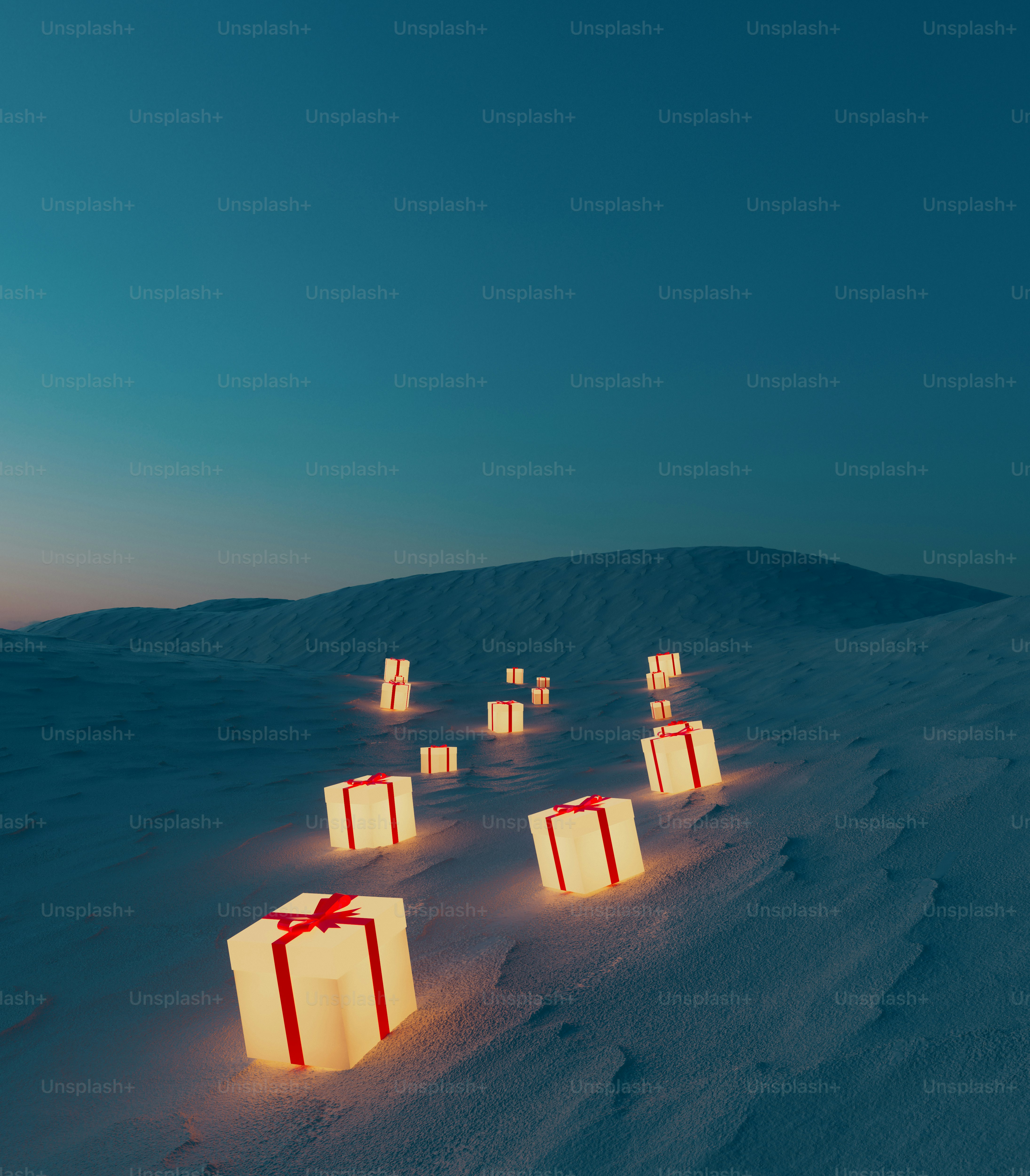 Des boîtes cadeaux lumineuses éparpillées sur un paysage enneigé