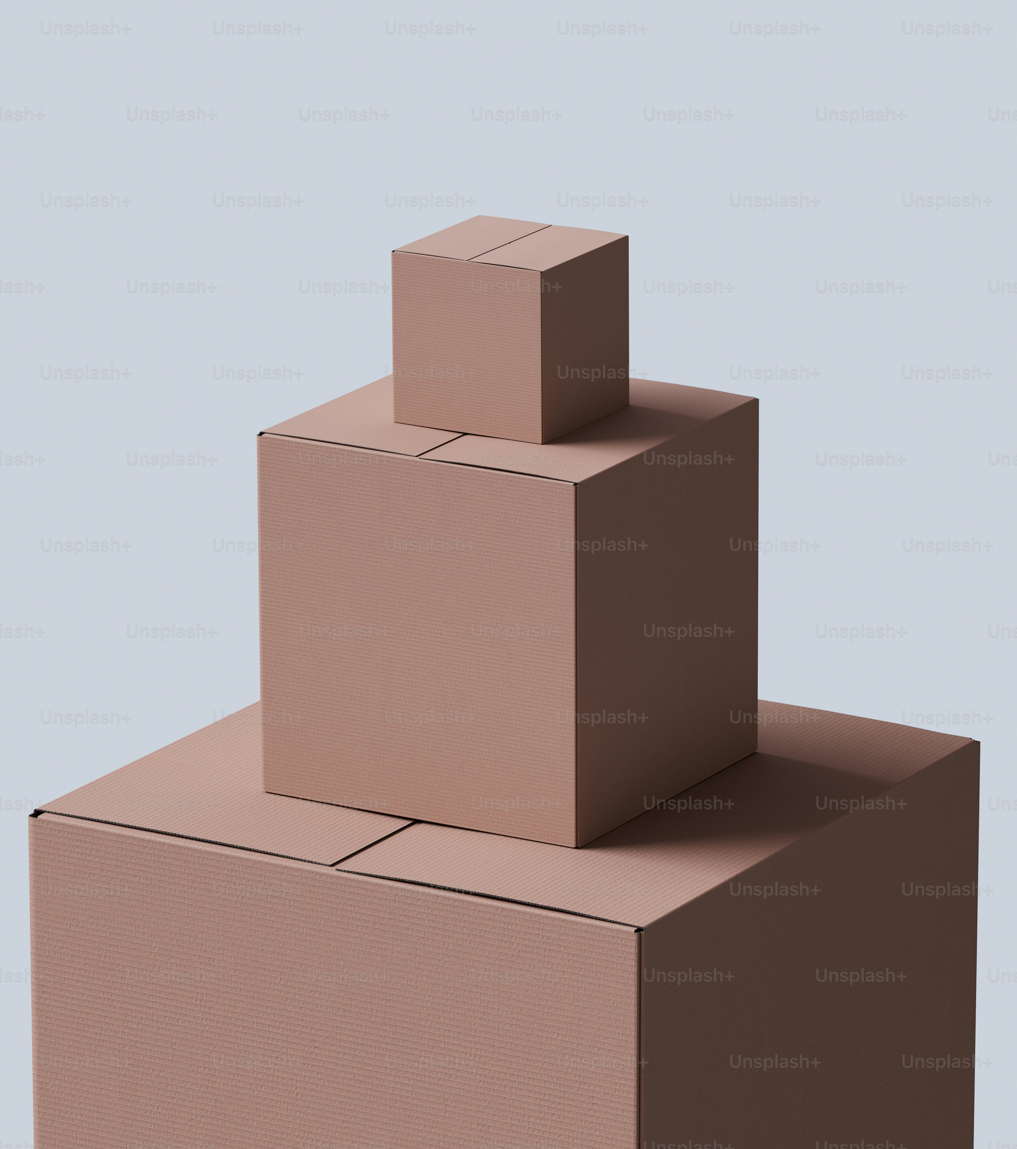크기가 다양한 세 개의 쌓인 골판지 상자. 사진 – Unsplash의 창고 이미지, image size:3000x3388