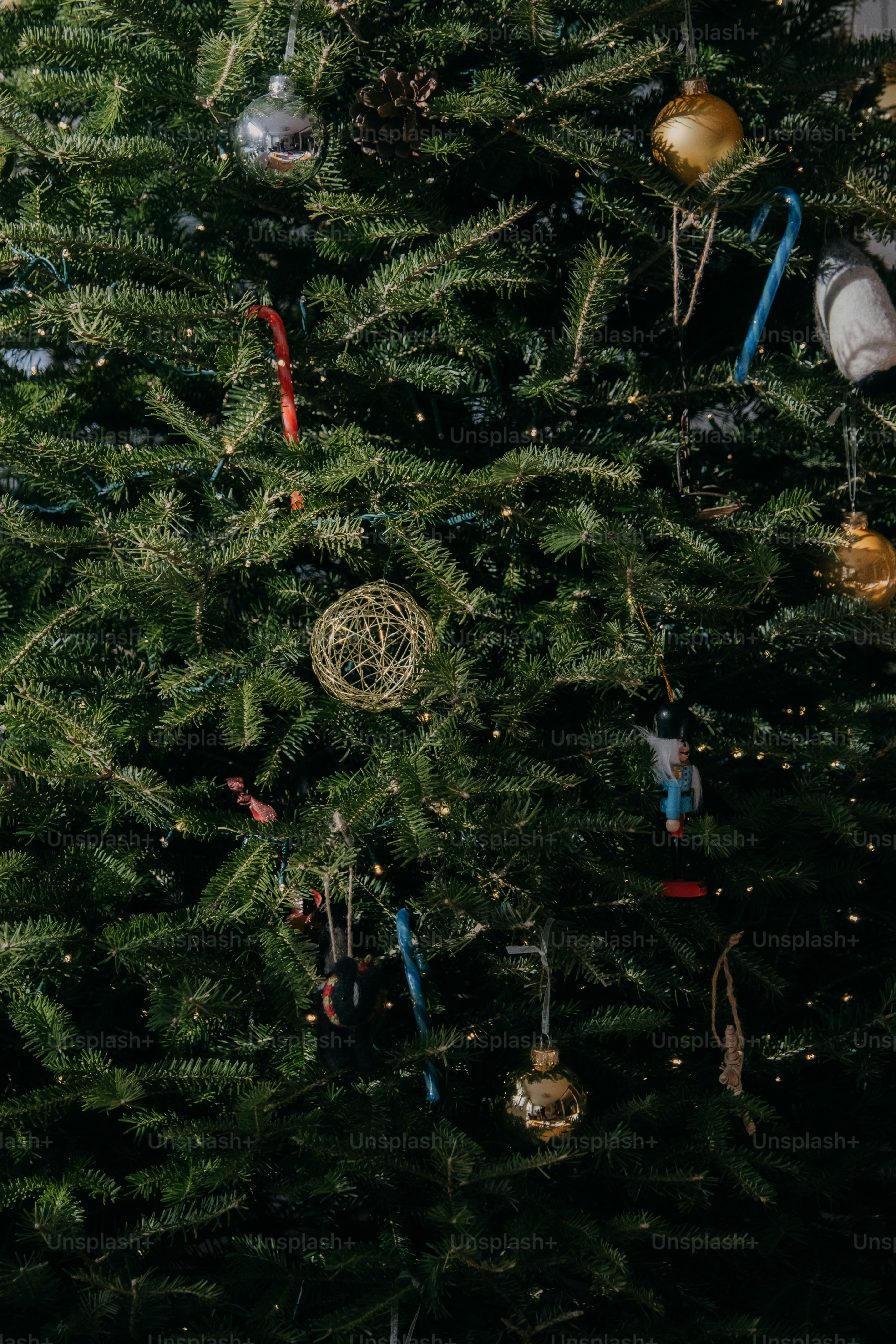 Decorated christmas tree with ornaments and ornaments