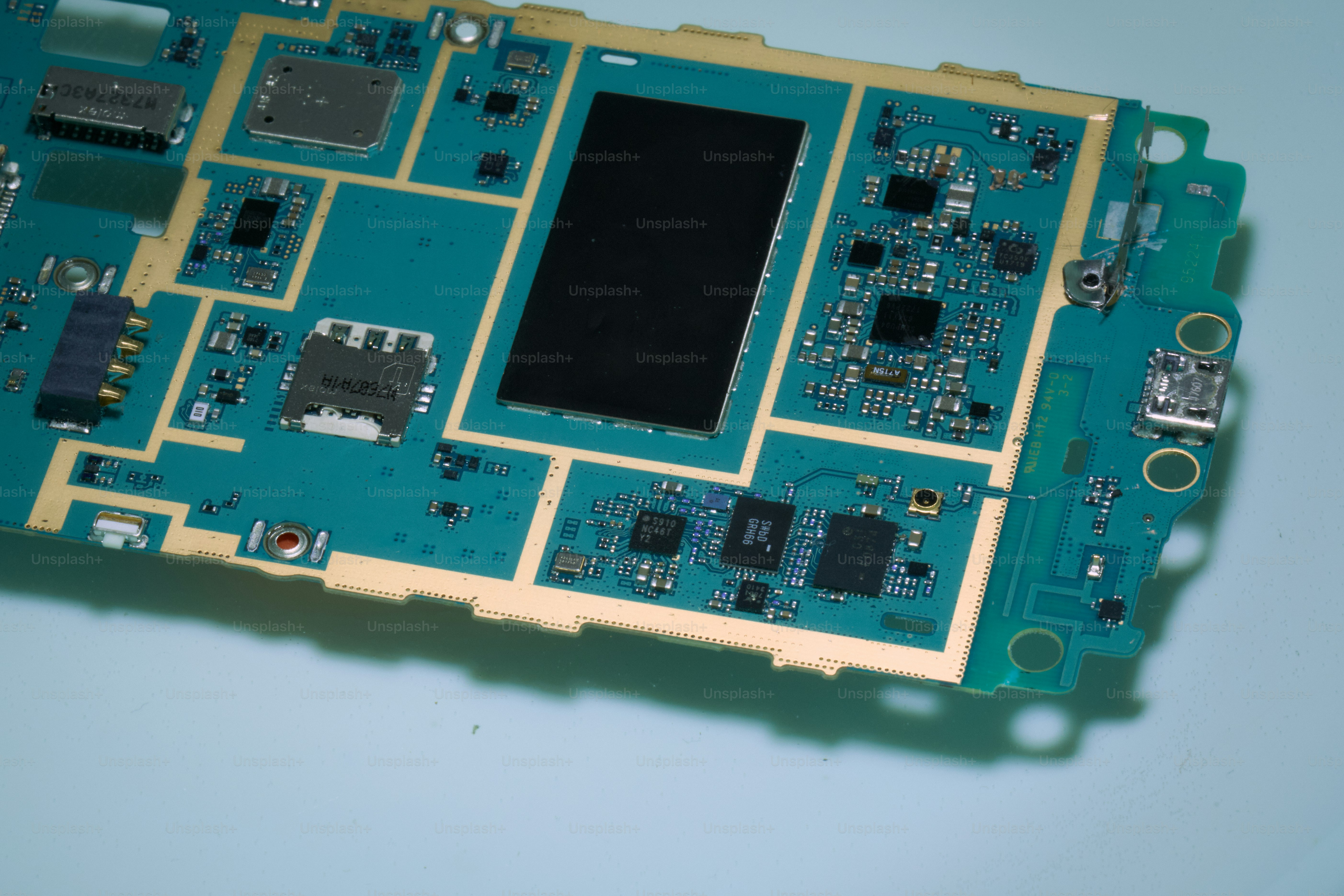 Nahaufnahme einer komplexen elektronischen Leiterplatte