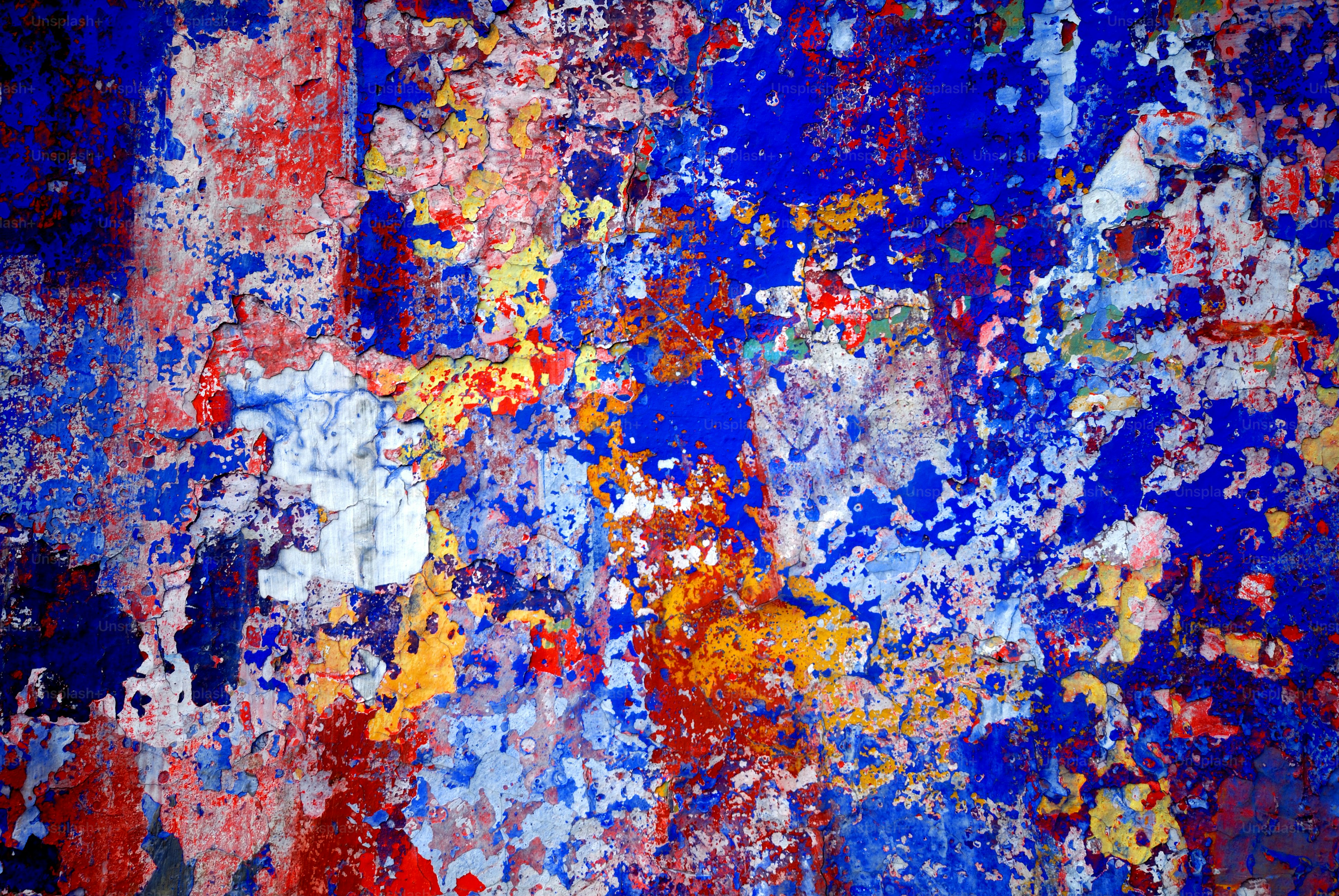 Più strati di vernice scrostata che rivelano una texture e un dettaglio di colore straordinari. 