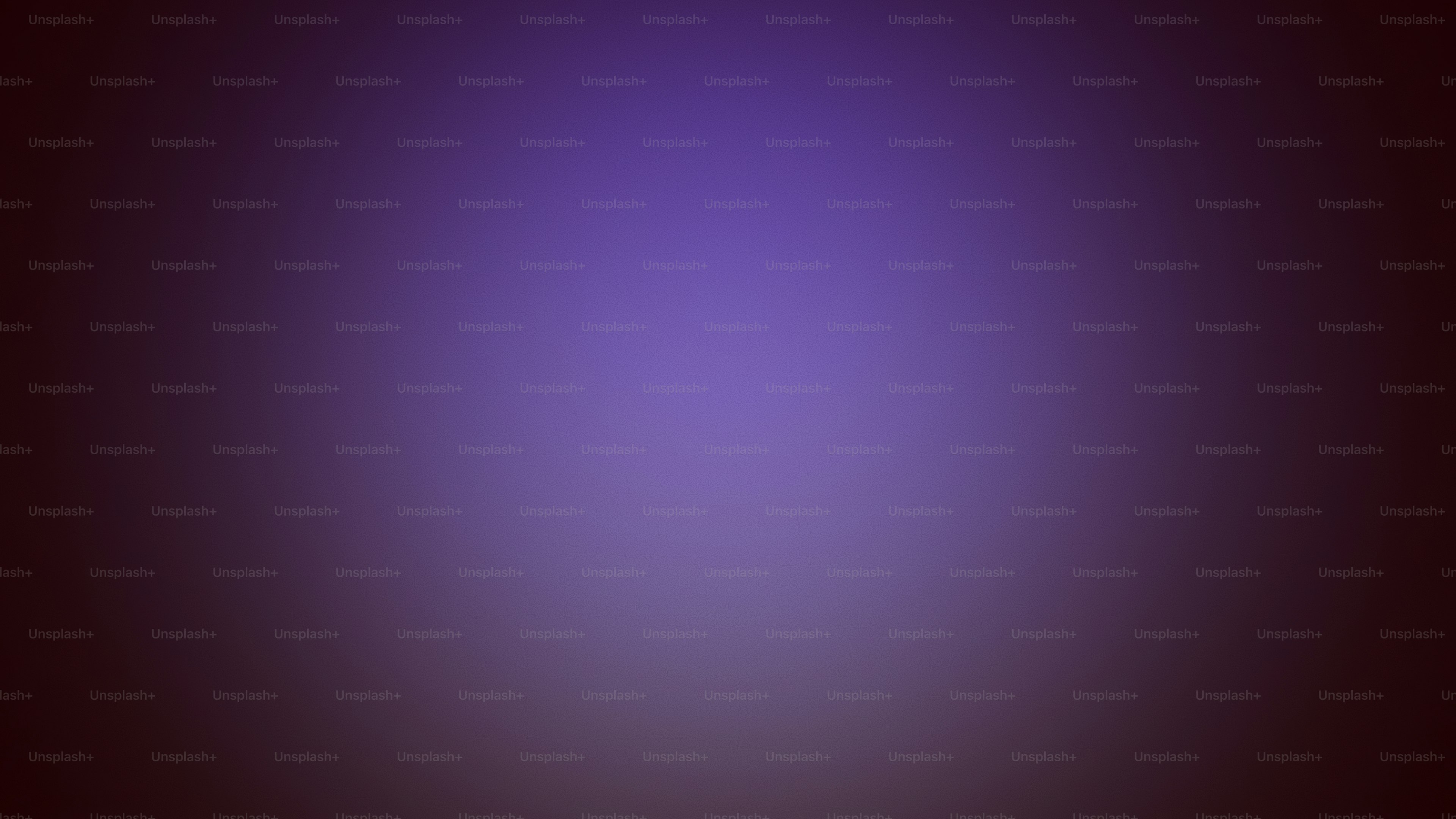 Un dégradé de violet et de brun foncé