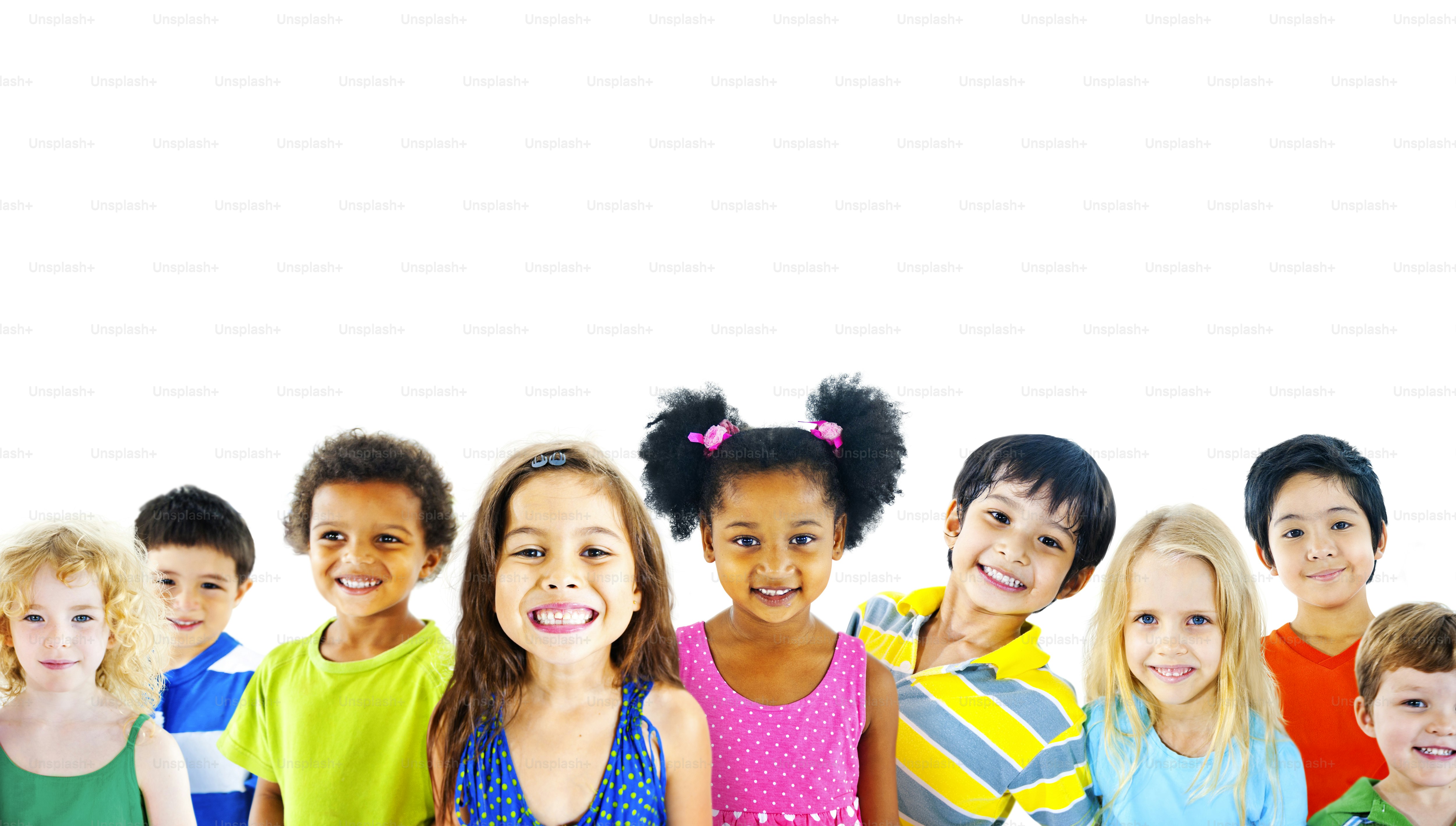 Diversità, bambini, amicizia, innocenza, concetto di sorriso